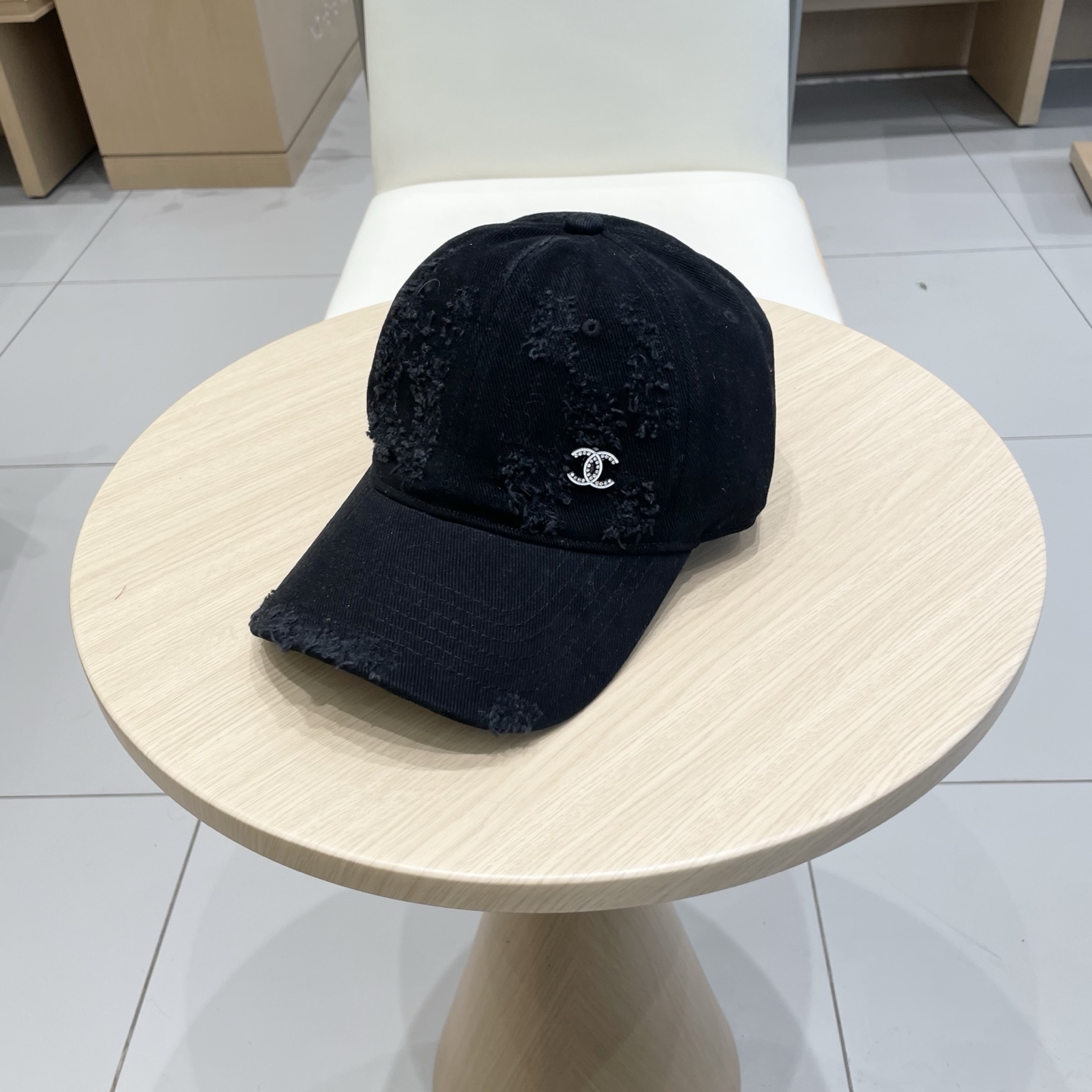  CHANEL香奈儿】新款简约logo棒球帽，新款出货，大牌款超好搭配，赶紧入手！