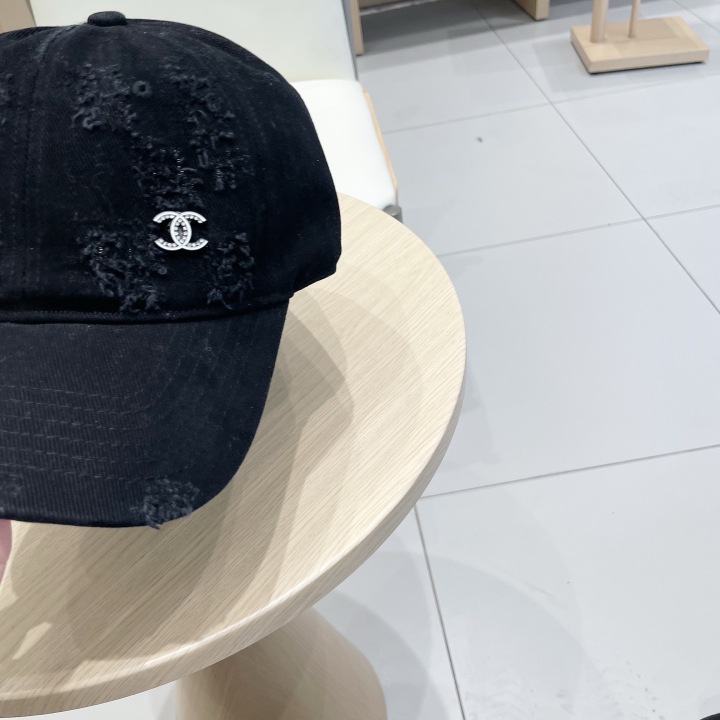  CHANEL香奈儿】新款简约logo棒球帽，新款出货，大牌款超好搭配，赶紧入手！