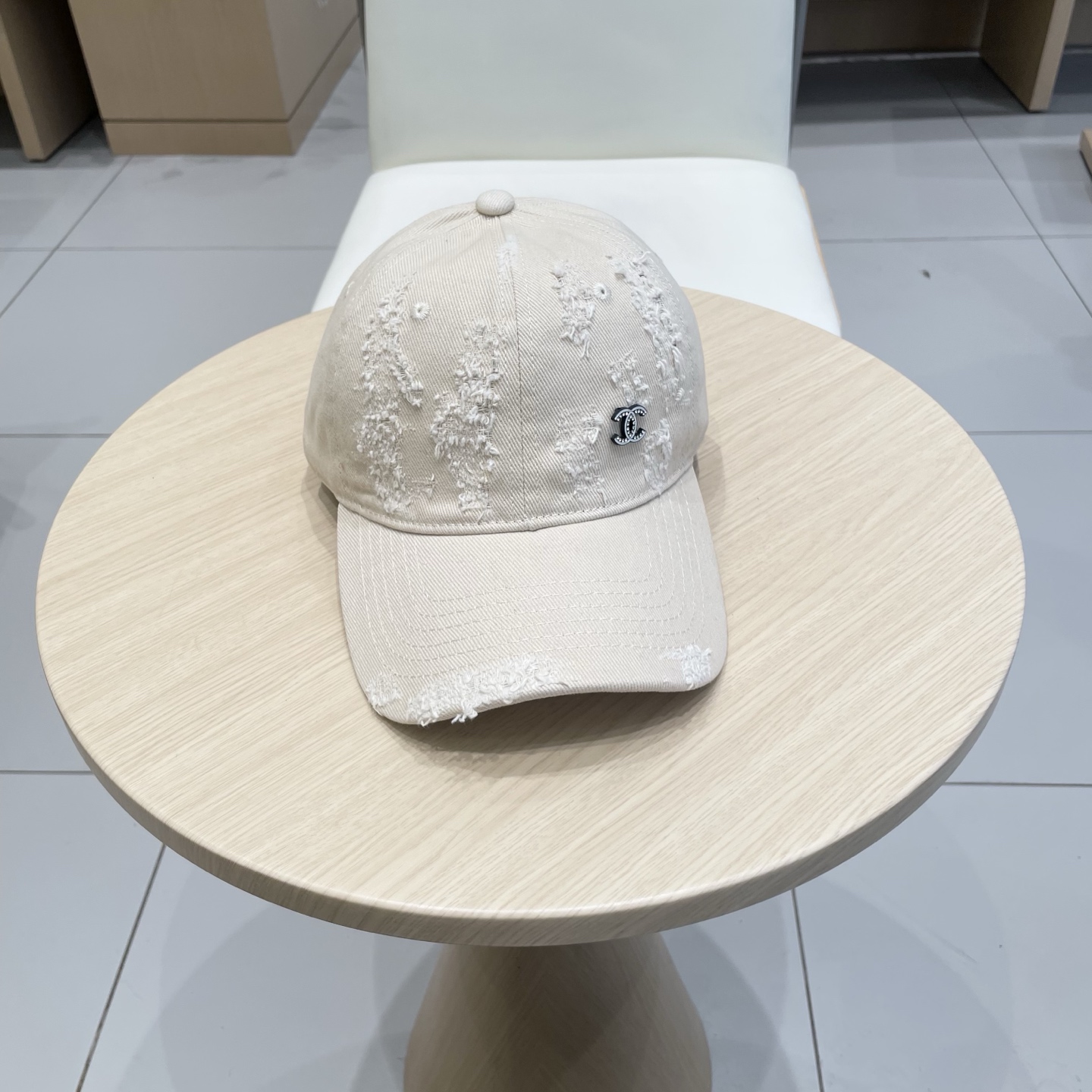  CHANEL香奈儿】新款简约logo棒球帽，新款出货，大牌款超好搭配，赶紧入手！