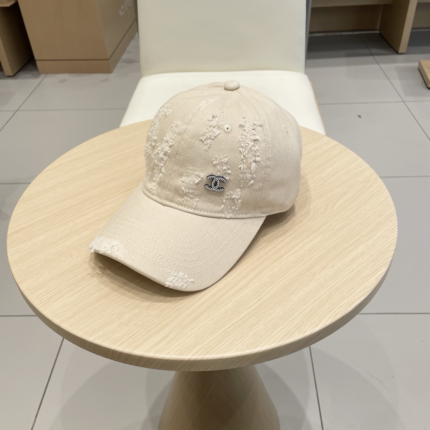  CHANEL香奈儿】新款简约logo棒球帽，新款出货，大牌款超好搭配，赶紧入手！