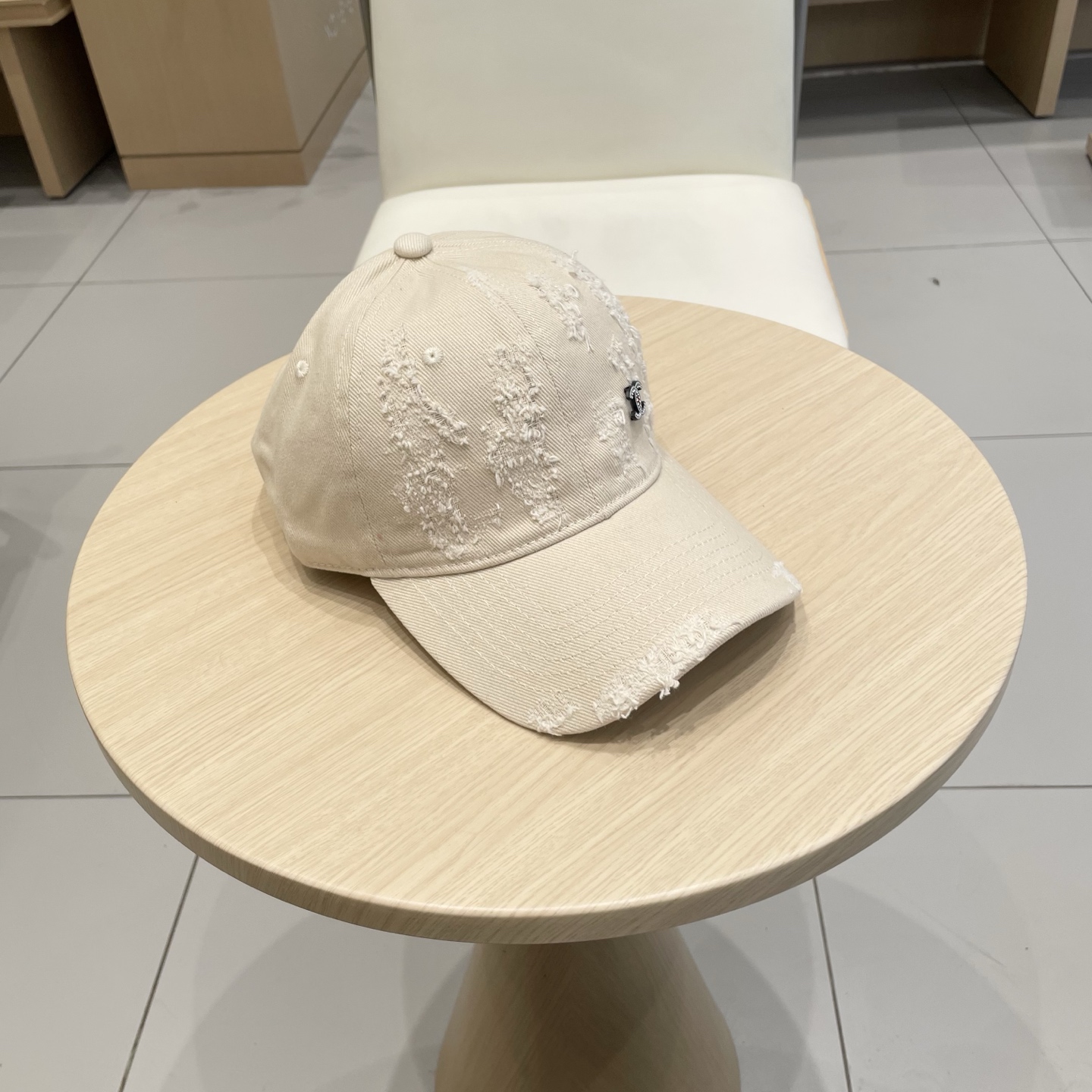  CHANEL香奈儿】新款简约logo棒球帽，新款出货，大牌款超好搭配，赶紧入手！