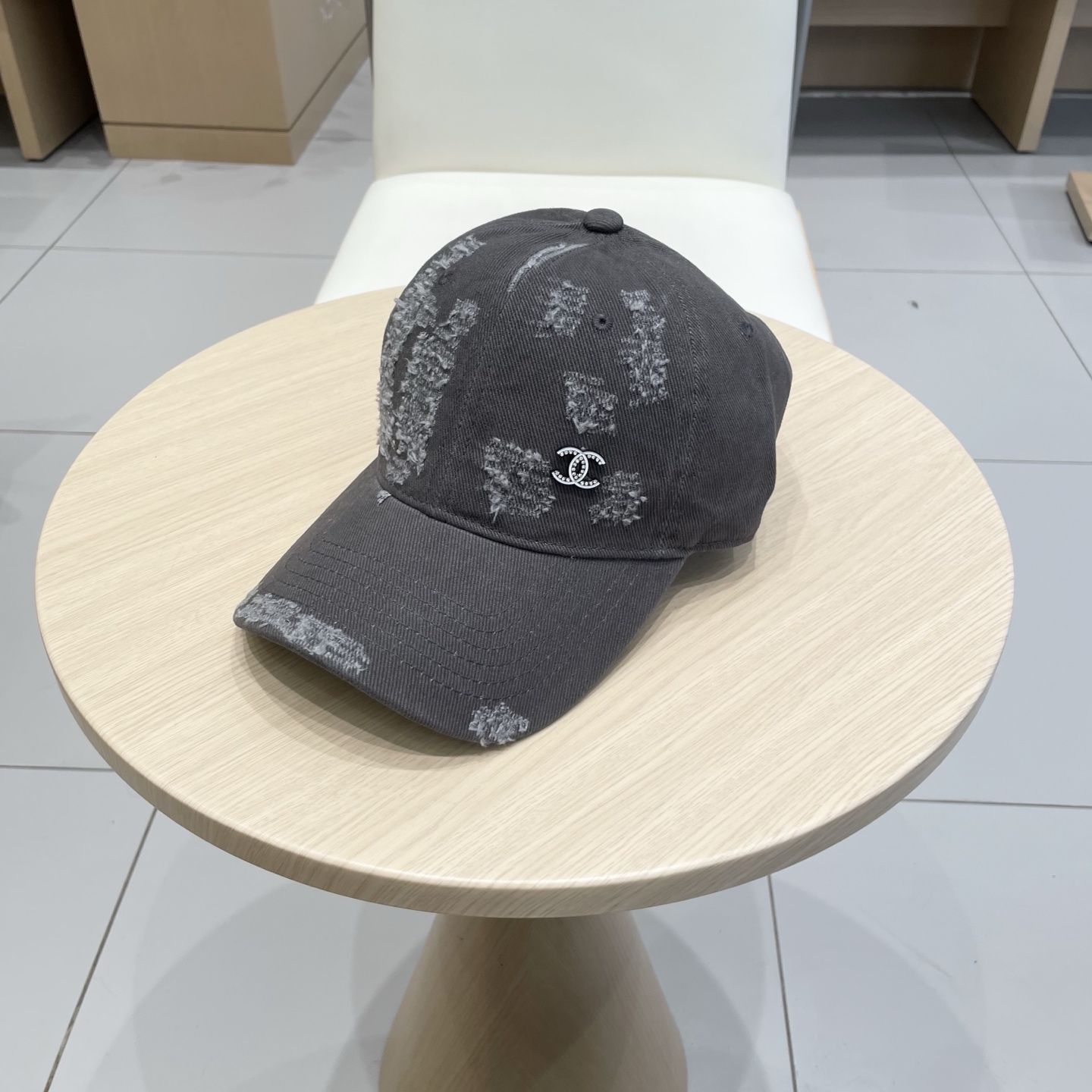  CHANEL香奈儿】新款简约logo棒球帽，新款出货，大牌款超好搭配，赶紧入手！