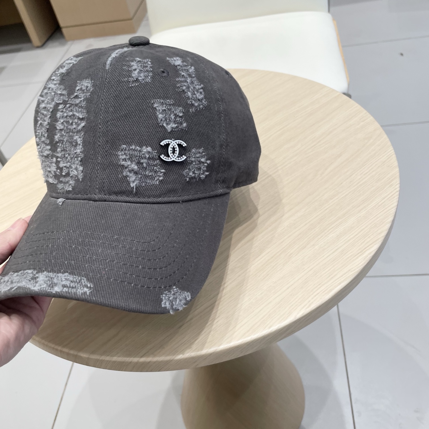  CHANEL香奈儿】新款简约logo棒球帽，新款出货，大牌款超好搭配，赶紧入手！