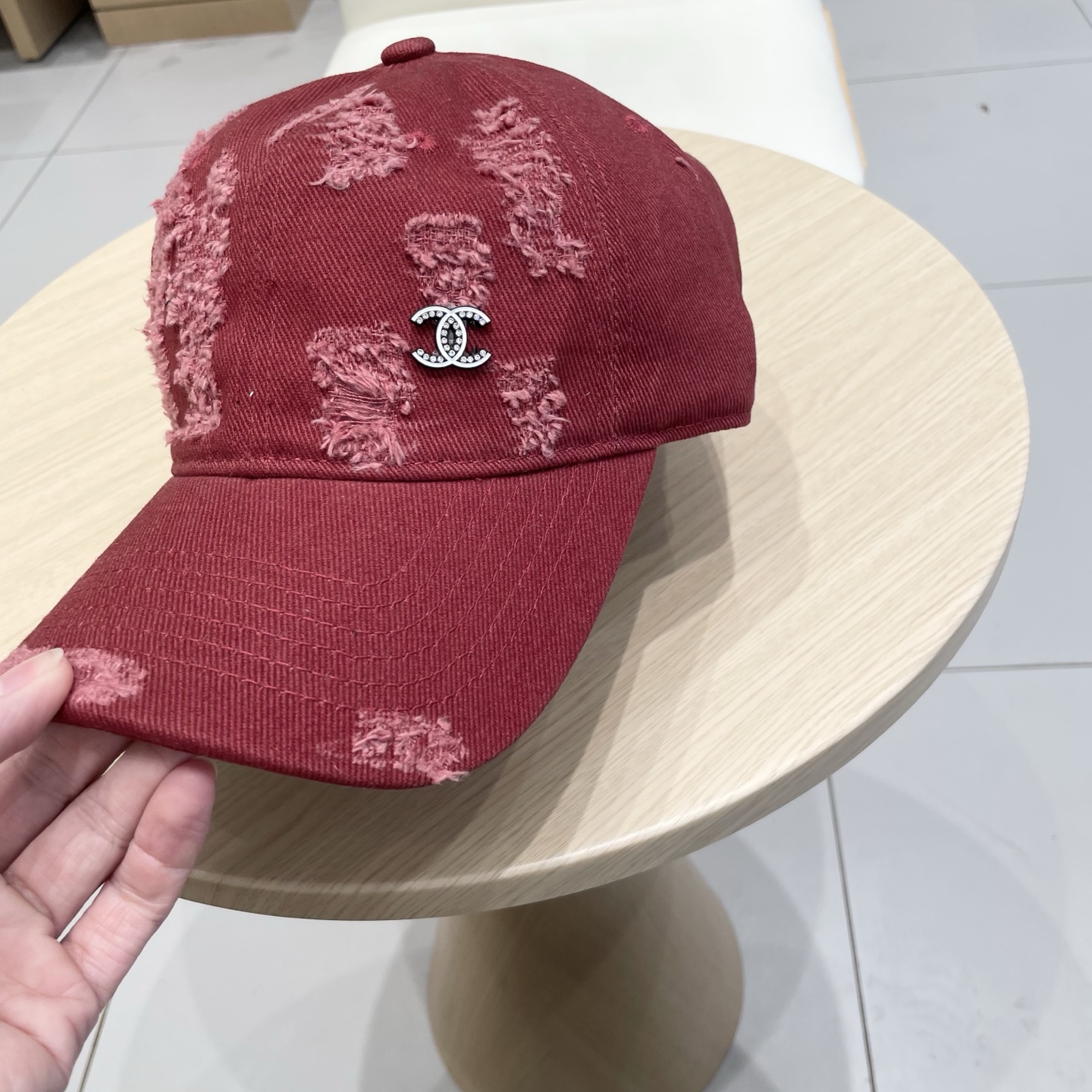  CHANEL香奈儿】新款简约logo棒球帽，新款出货，大牌款超好搭配，赶紧入手！