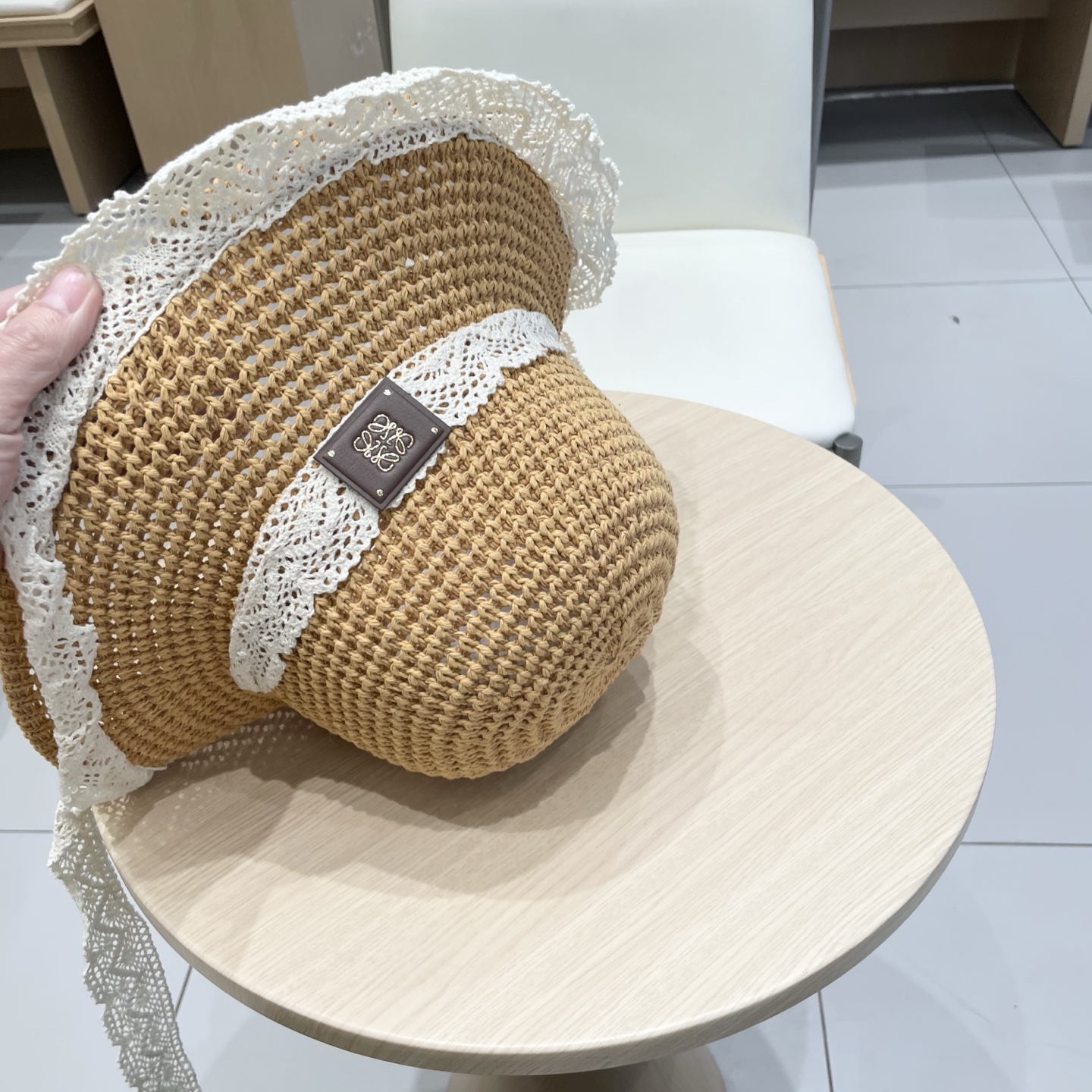 罗意威2025新款草帽蕾丝系带镂空草编女夏天出游防晒帽子沙滩太阳遮阳帽