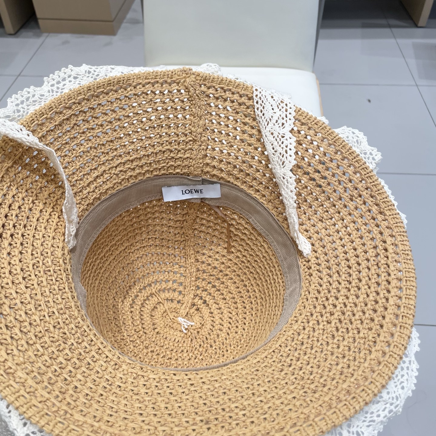 罗意威2025新款草帽蕾丝系带镂空草编女夏天出游防晒帽子沙滩太阳遮阳帽