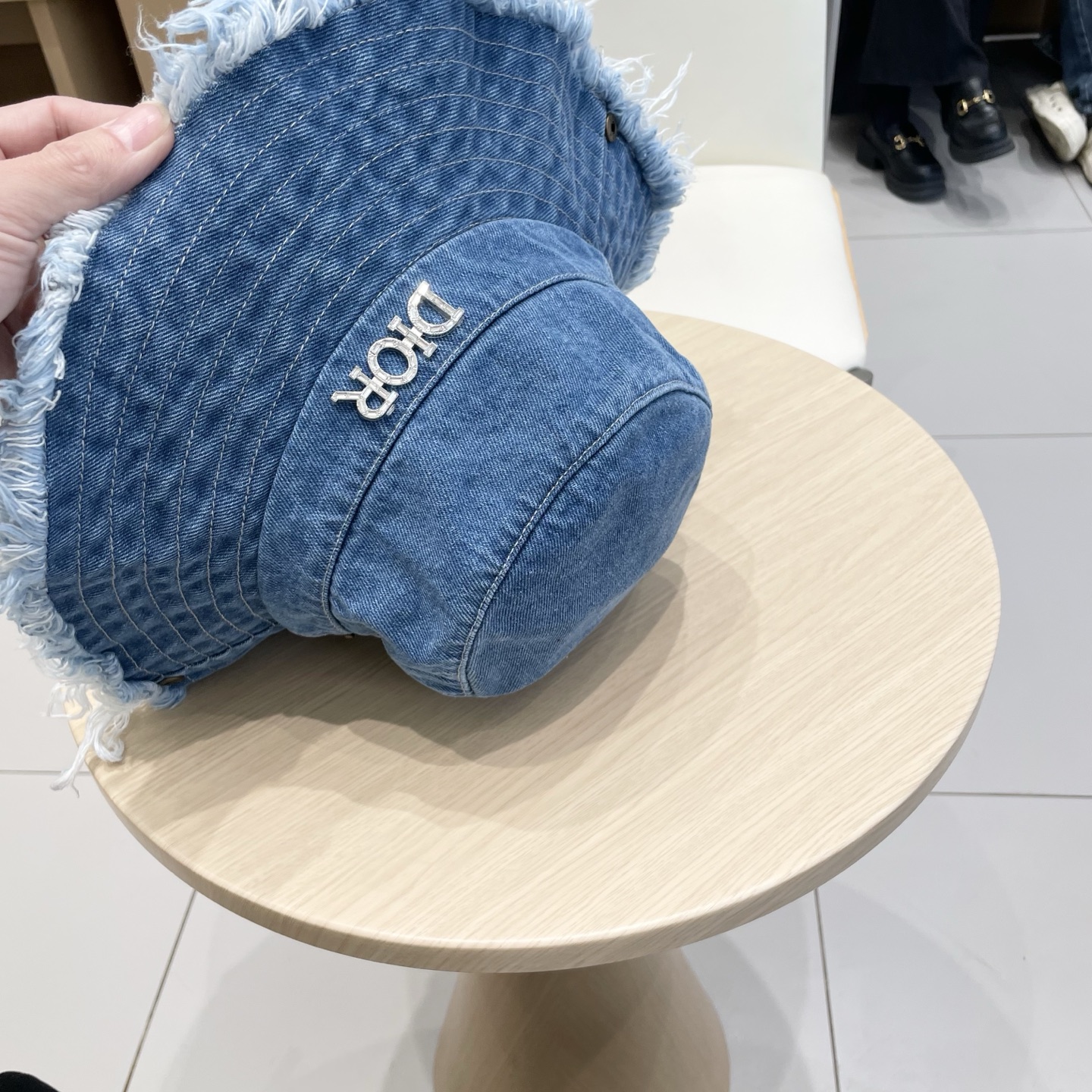  DIOR迪奥新款毛边牛仔登山帽 防晒牛仔渔夫帽韩版时尚气质百搭防晒帽