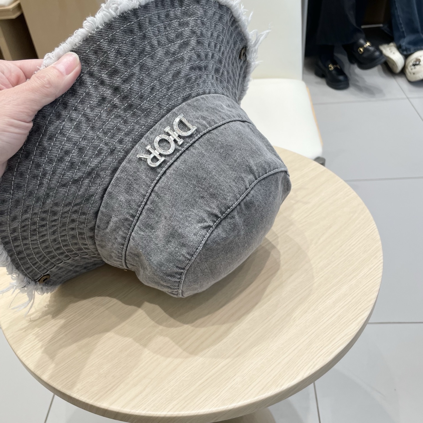  DIOR迪奥新款毛边牛仔登山帽 防晒牛仔渔夫帽韩版时尚气质百搭防晒帽