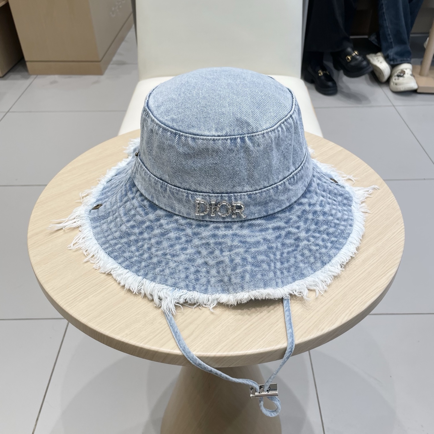  DIOR迪奥新款毛边牛仔登山帽 防晒牛仔渔夫帽韩版时尚气质百搭防晒帽