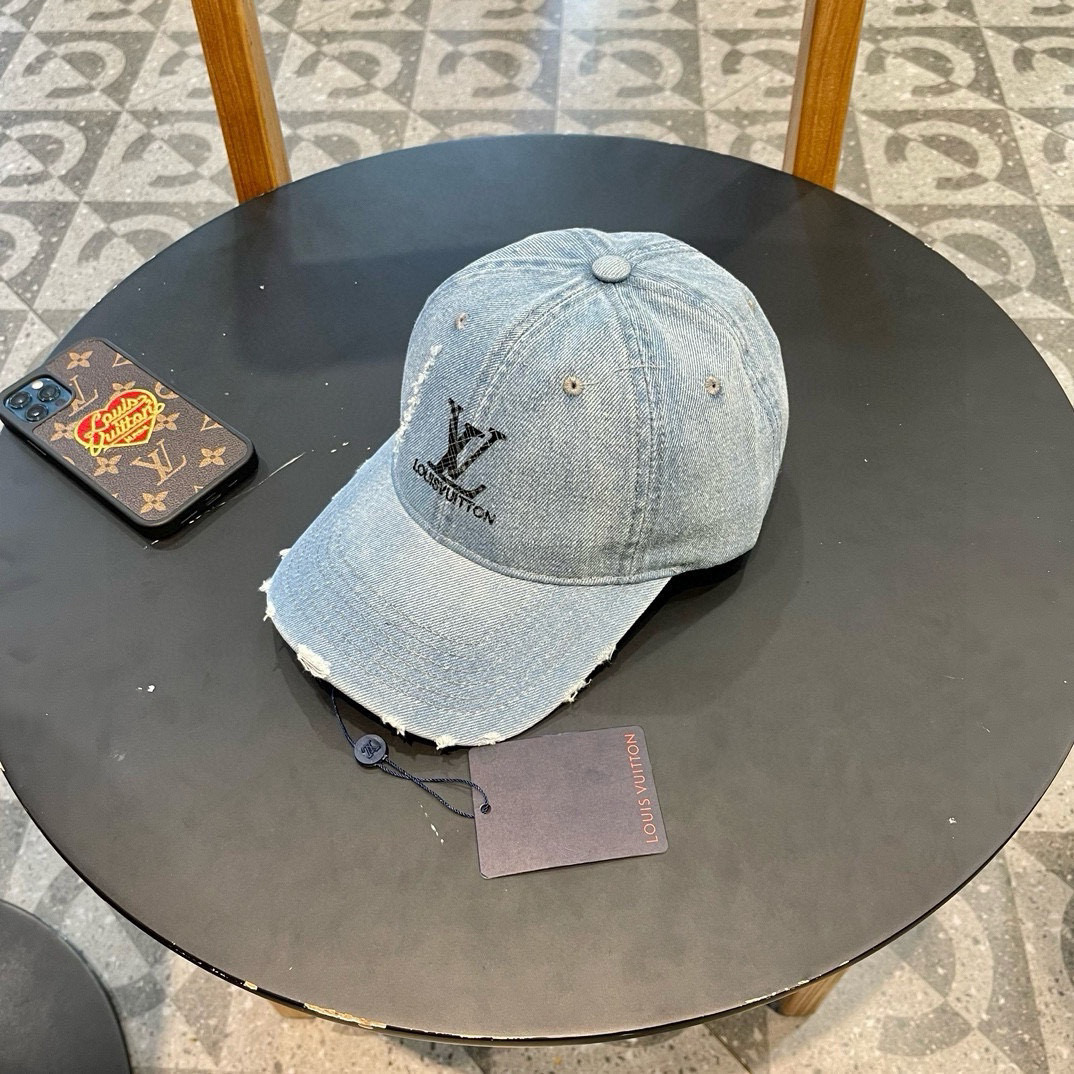    LouiVuittonLV👒专柜新款路易威登家刺绣棒球帽，简单大方 男女通用遮阳帽，