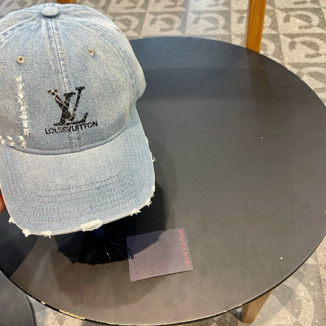    LouiVuittonLV👒专柜新款路易威登家刺绣棒球帽，简单大方 男女通用遮阳帽，