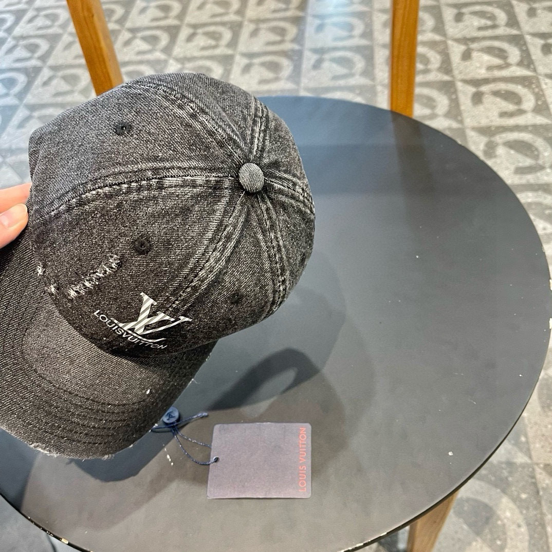    LouiVuittonLV👒专柜新款路易威登家刺绣棒球帽，简单大方 男女通用遮阳帽，