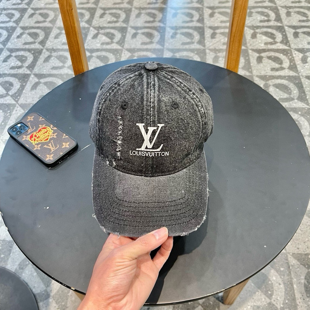    LouiVuittonLV👒专柜新款路易威登家刺绣棒球帽，简单大方 男女通用遮阳帽，