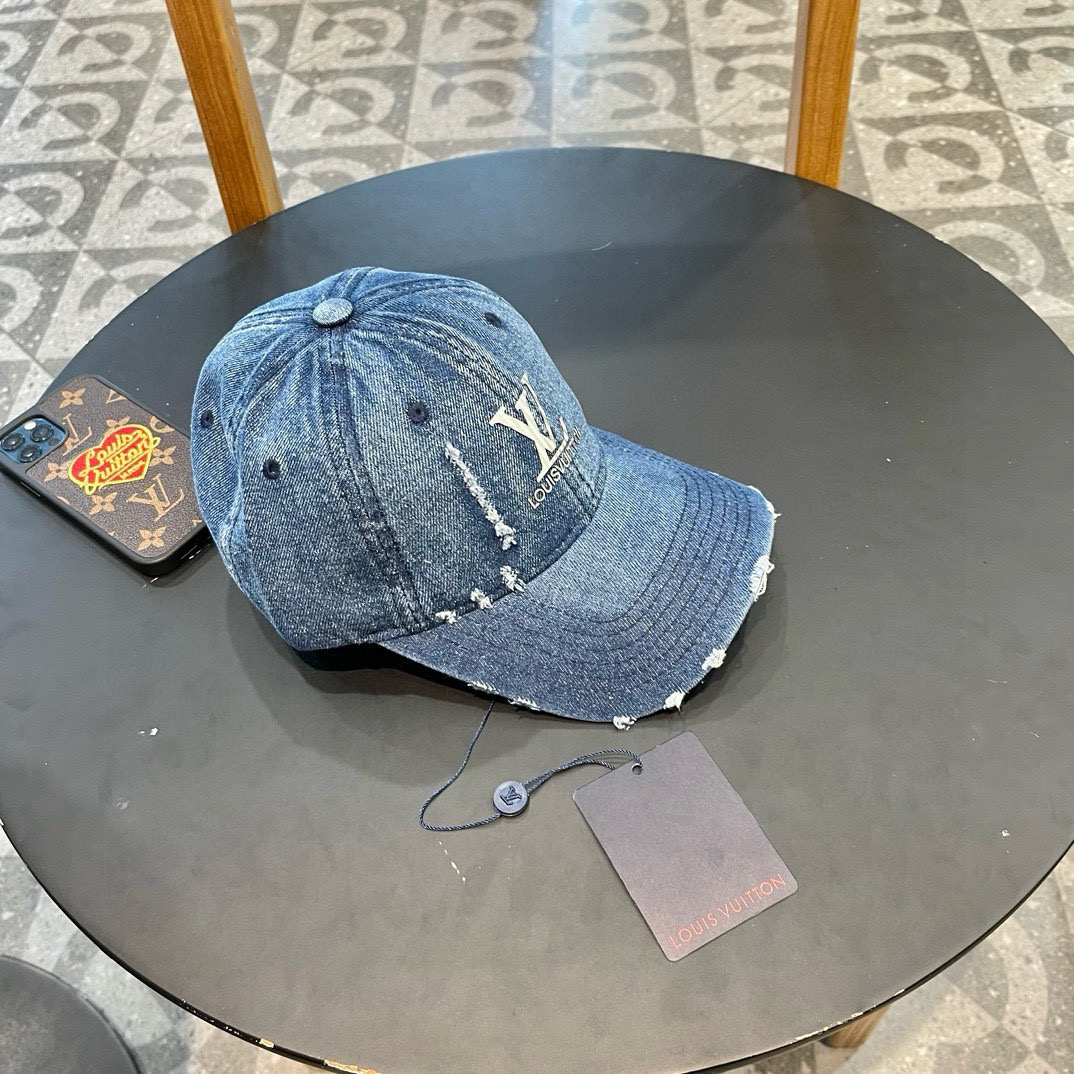    LouiVuittonLV👒专柜新款路易威登家刺绣棒球帽，简单大方 男女通用遮阳帽，
