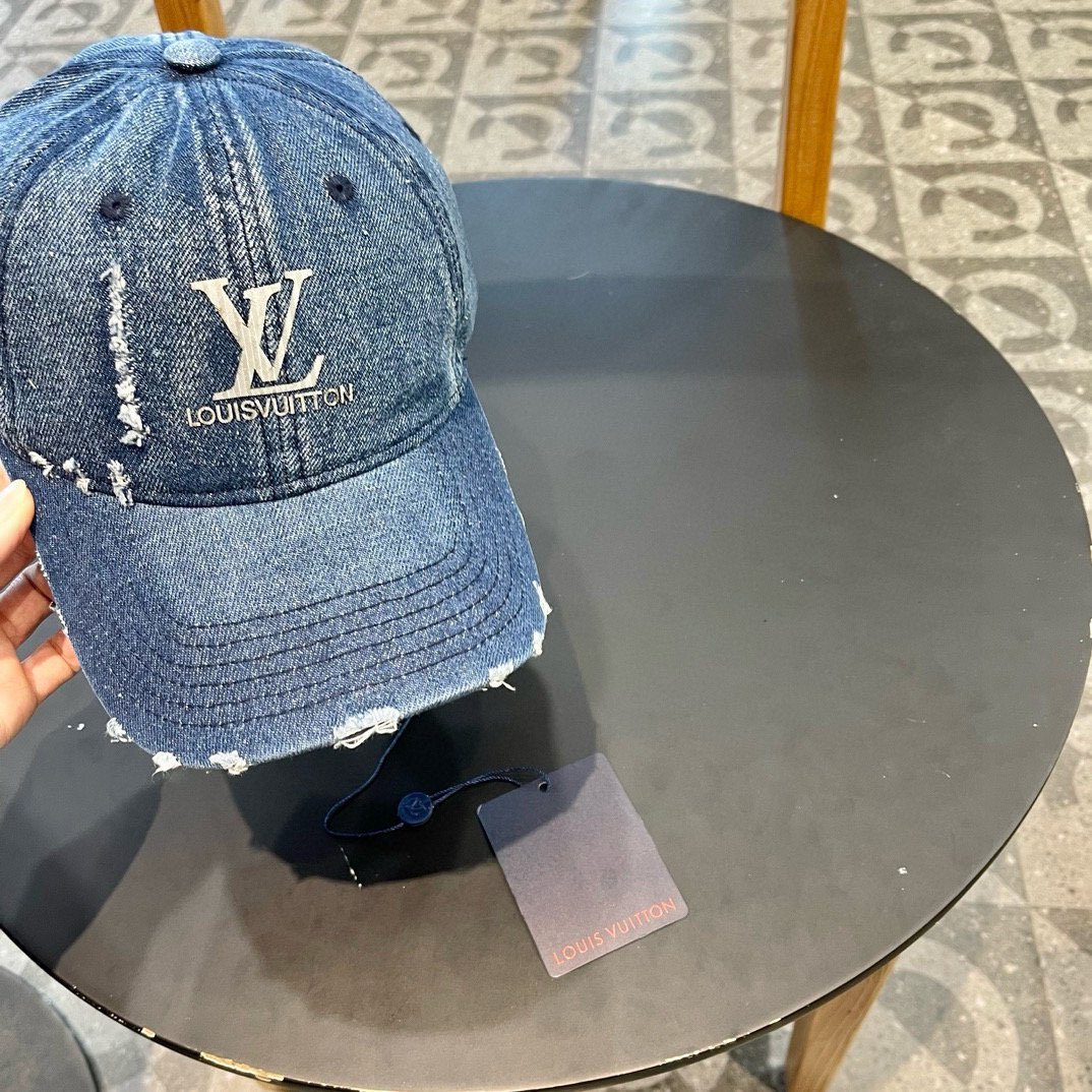    LouiVuittonLV👒专柜新款路易威登家刺绣棒球帽，简单大方 男女通用遮阳帽，