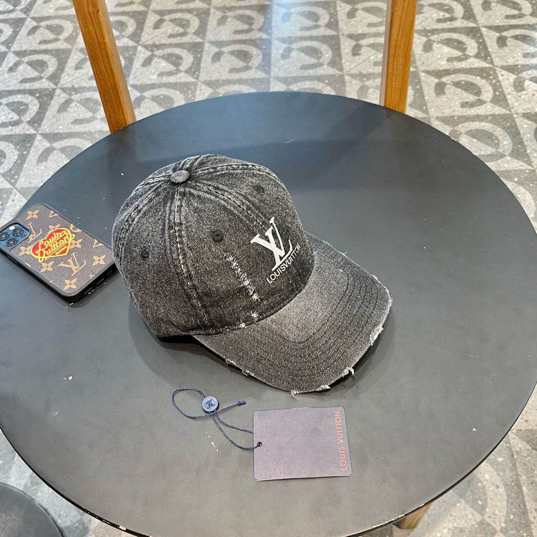    LouiVuittonLV👒专柜新款路易威登家刺绣棒球帽，简单大方 男女通用遮阳帽，