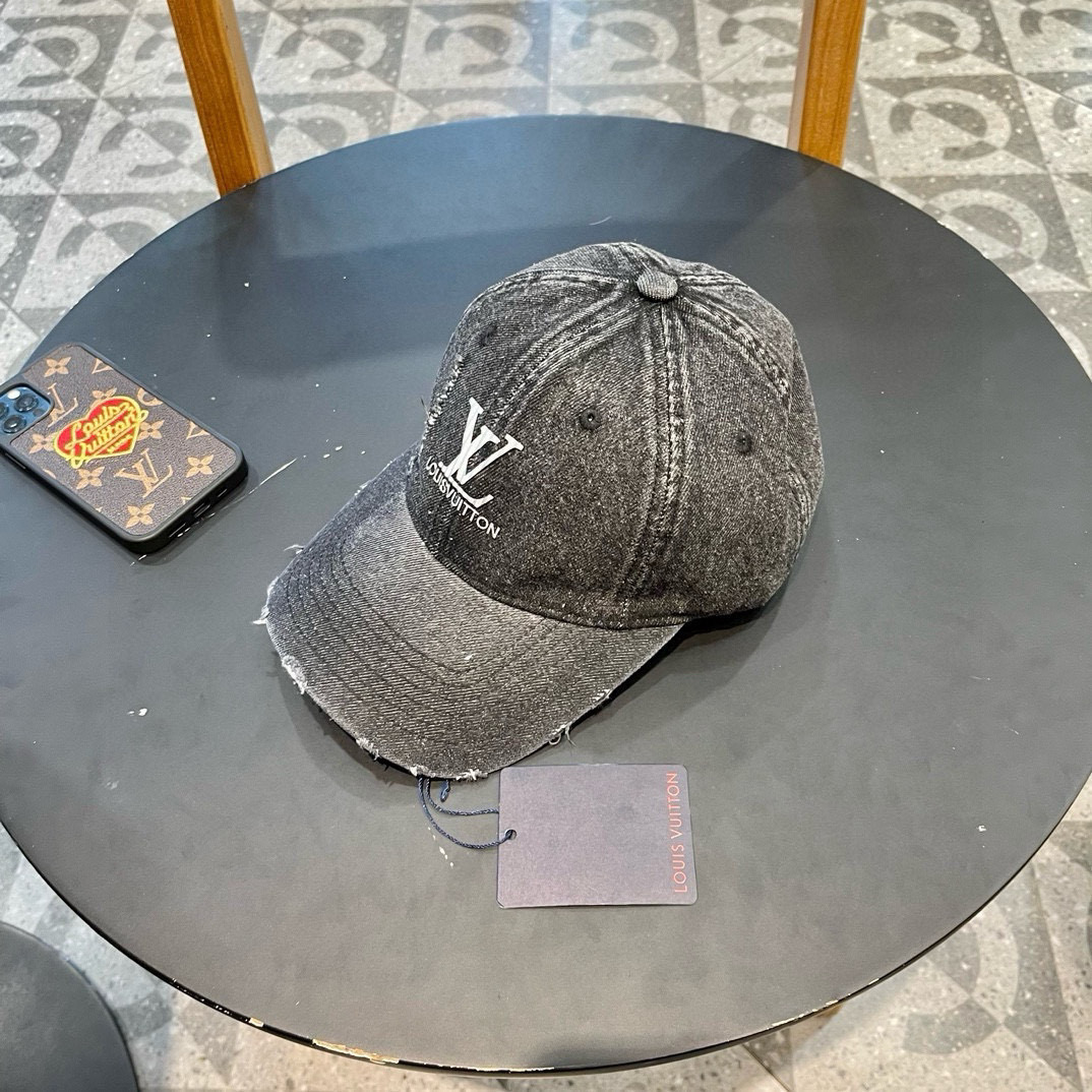    LouiVuittonLV👒专柜新款路易威登家刺绣棒球帽，简单大方 男女通用遮阳帽，