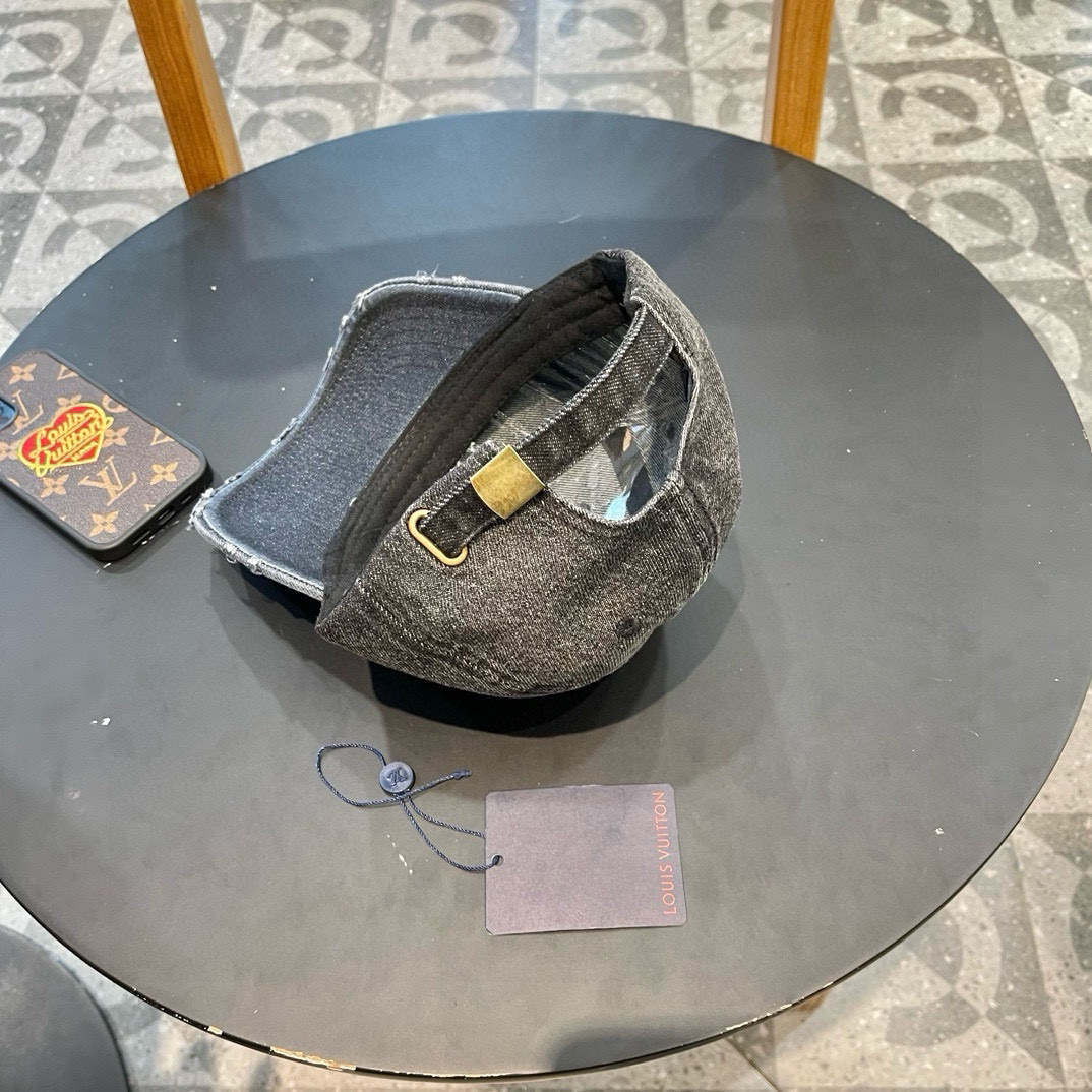    LouiVuittonLV👒专柜新款路易威登家刺绣棒球帽，简单大方 男女通用遮阳帽，