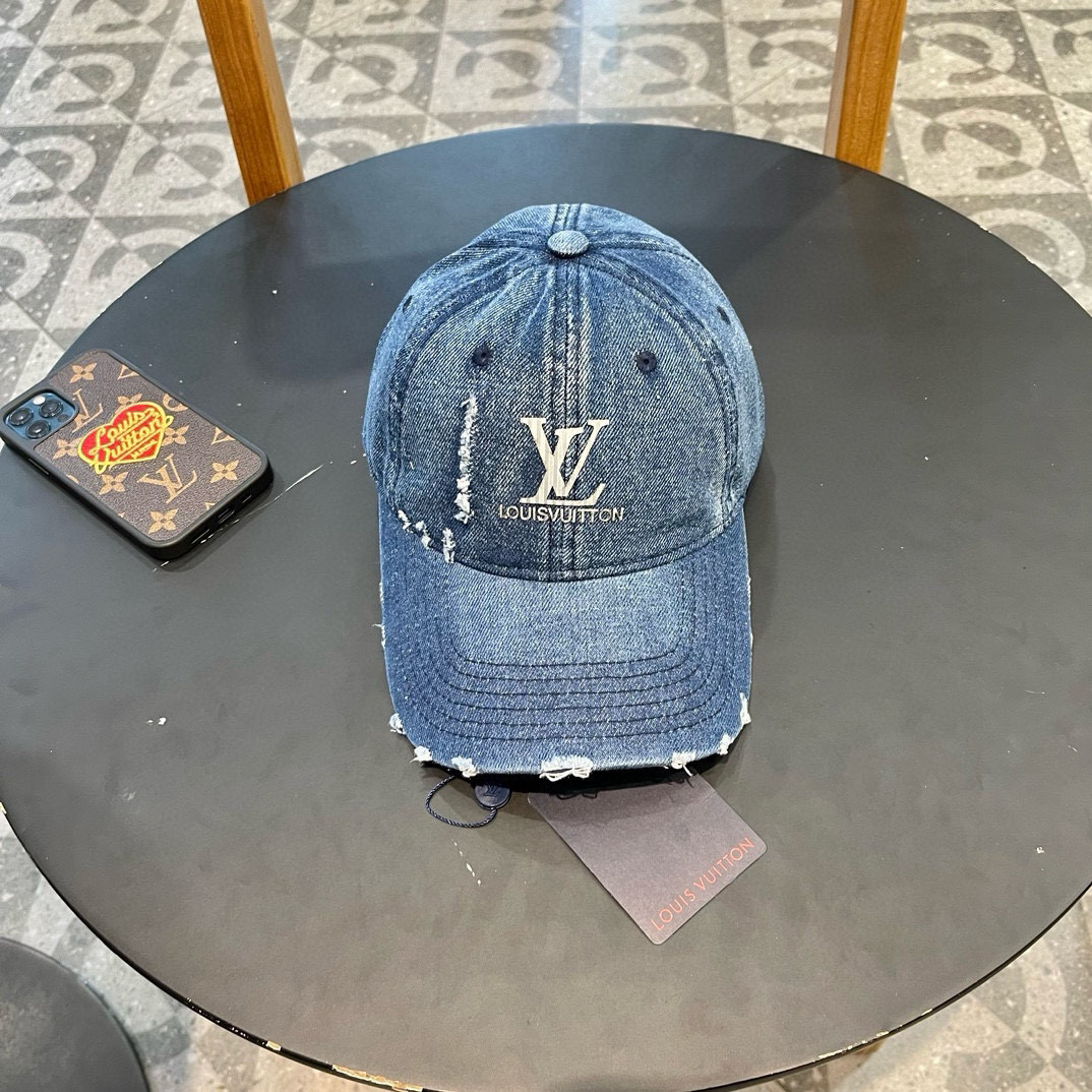    LouiVuittonLV👒专柜新款路易威登家刺绣棒球帽，简单大方 男女通用遮阳帽，