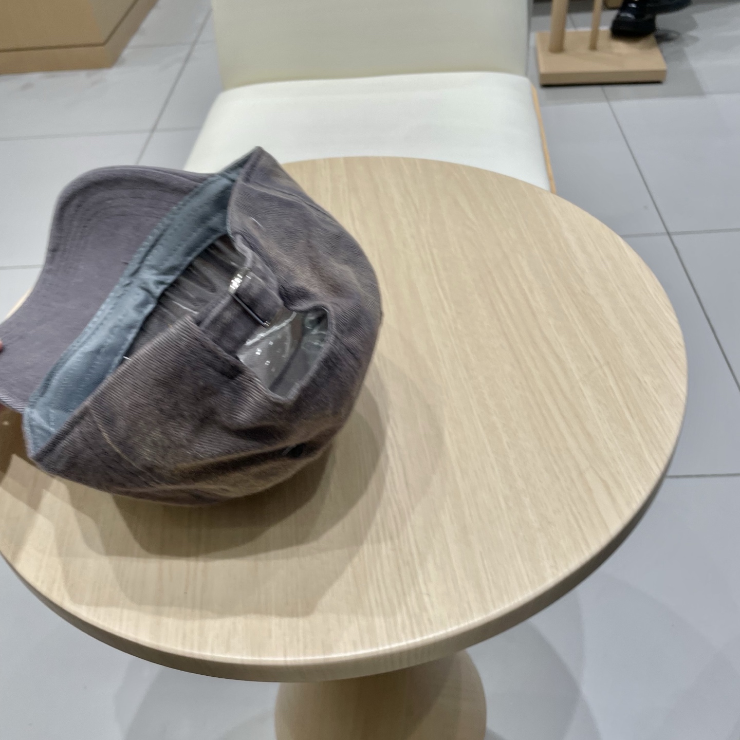  BALENCIAGA巴黎世家新款logo棒球帽，很酷的色系，男女佩戴都有不同style，第一批抢先出货