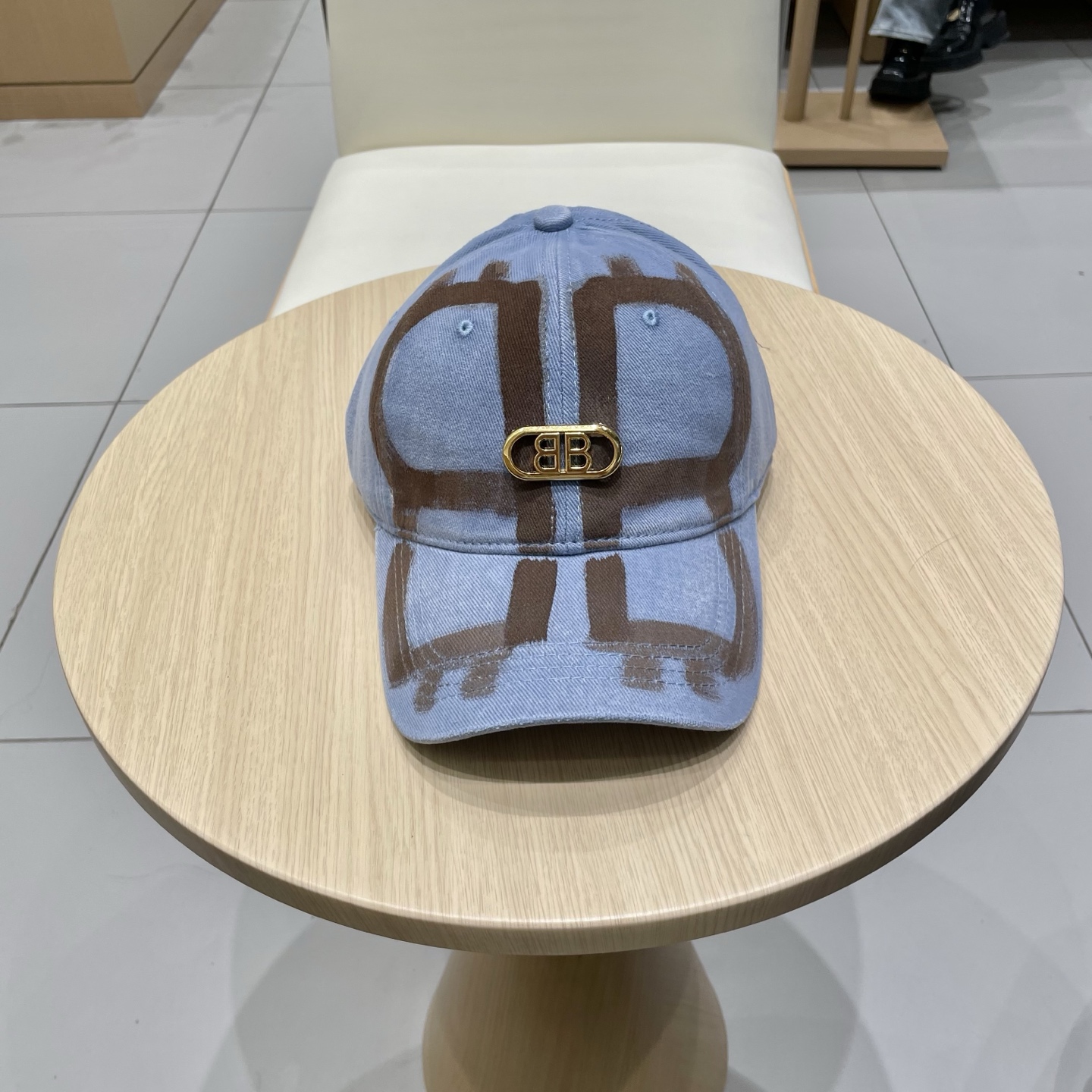  BALENCIAGA巴黎世家新款logo棒球帽，很酷的色系，男女佩戴都有不同style，第一批抢先出货