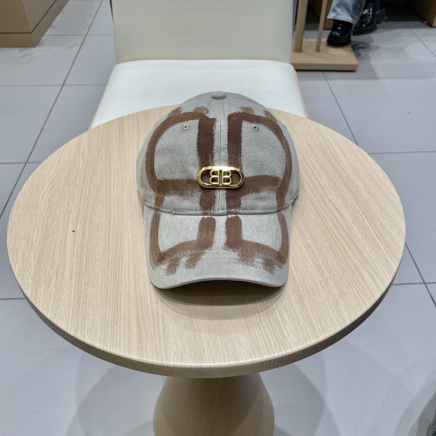 NO:224983,BALENCIAGA's new logo baseball cap, cool colors, different styles for men and women, the first batch is shipped first!  Paris fans must-have!  Hat Straw Hat Fisherman Hat Baseball Hat Knitted Hats, Hats, balenciaga, balenciaga, espadrilles, hats19860909BALENCIAGA巴黎世家新款logo棒球帽,很酷的色系,男女佩戴都有不同style,第一批抢先出货！巴黎粉必入款！帽子草帽渔夫帽棒球帽针织帽,帽子,balenciaga,balenciaga,espadrilles,hats,hat