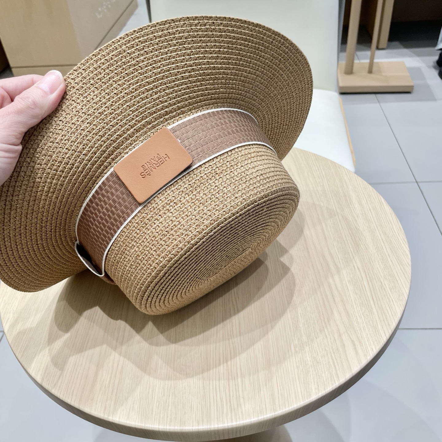  爱马仕新款草帽，平顶礼帽，头围57cm
