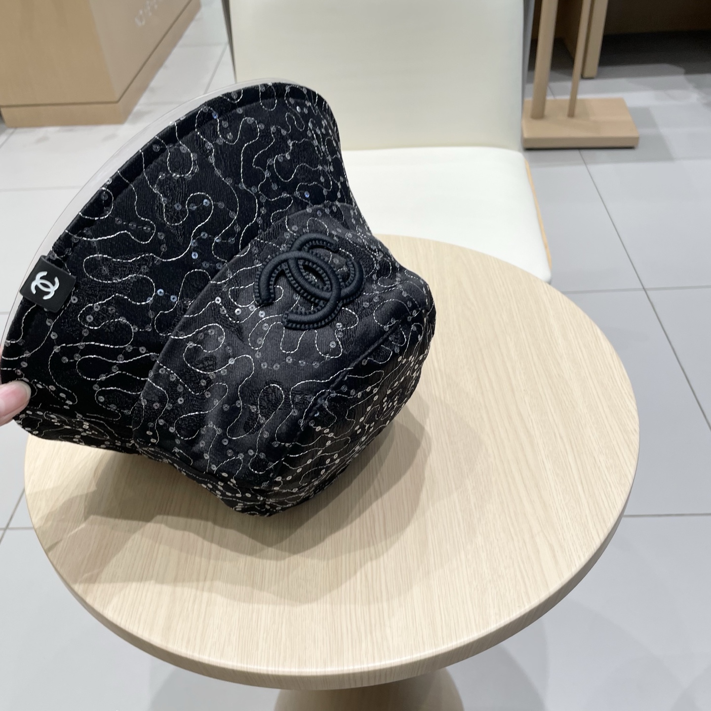  现货🌈CHANEL香奈儿 最美渔夫帽 🈵️logo你们爱的 😄