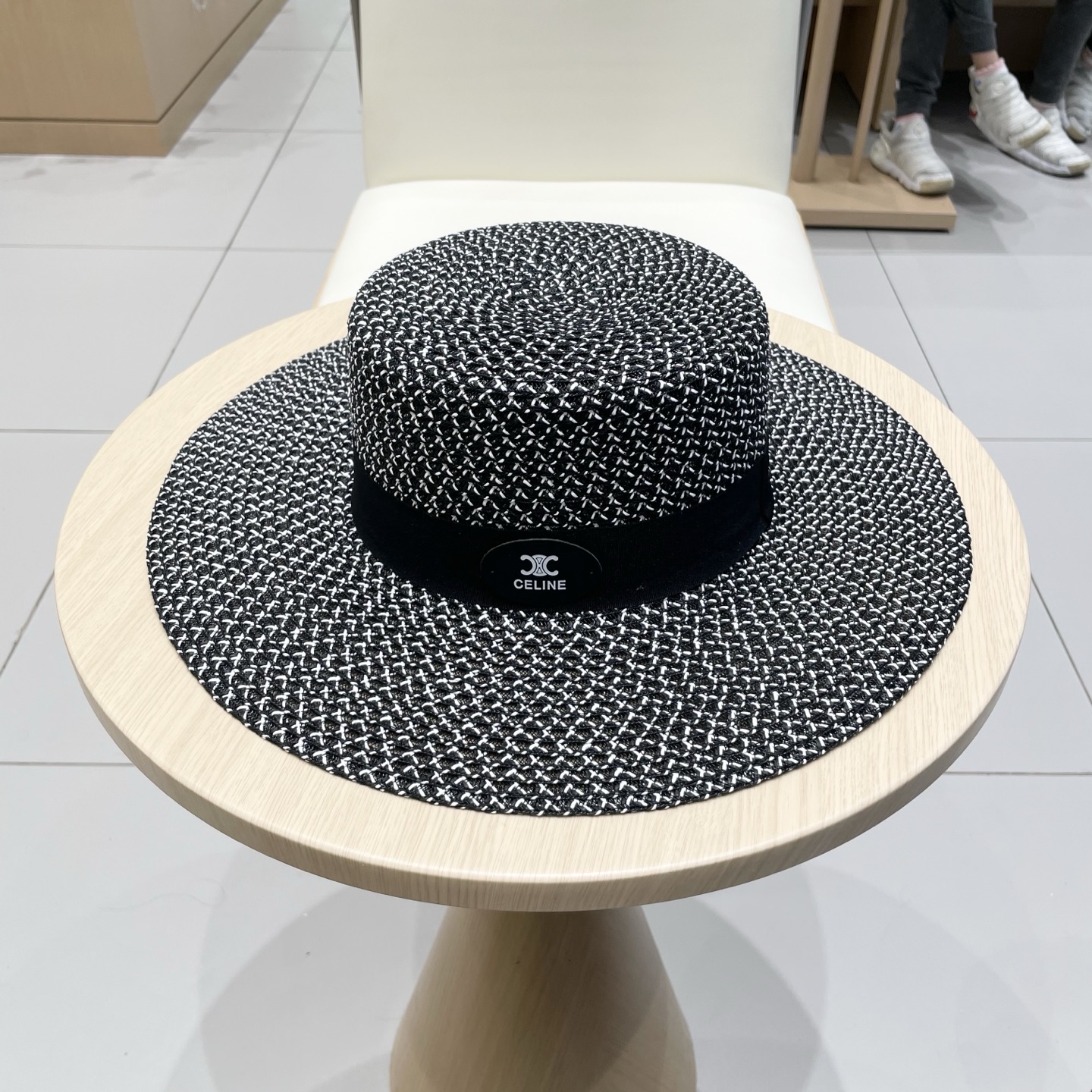NO:224986,Celine Celien new straw hat, top hat, head circumference 57cm hat, straw hat fisherman hat baseball hat knit hat, hat, celine, espadrilles, hats19860909塞琳celien新款草帽,平顶礼帽,头围57cm帽子草帽渔夫帽棒球帽针织帽,帽子,celine,espadrilles,hats,hat