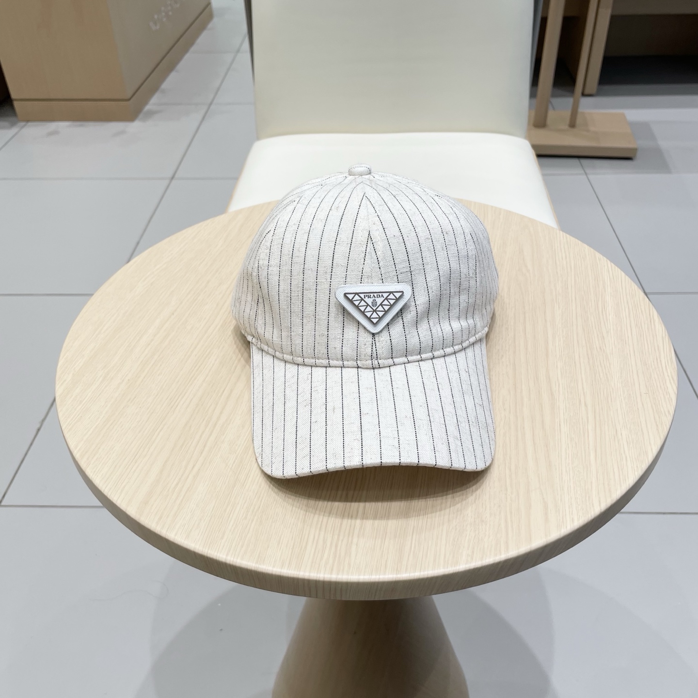 NO:224992,Prada 2025 early autumn new big brand baseball cap, classic men and women universal hat straw hat fisherman hat baseball cap knit hat, hat, prada, prada, espadrilles, hats19860909Prada普拉达 2025早秋新款大牌款棒球帽,经典款男女通用帽子草帽渔夫帽棒球帽针织帽,帽子,prada,prada,espadrilles,hats,hat