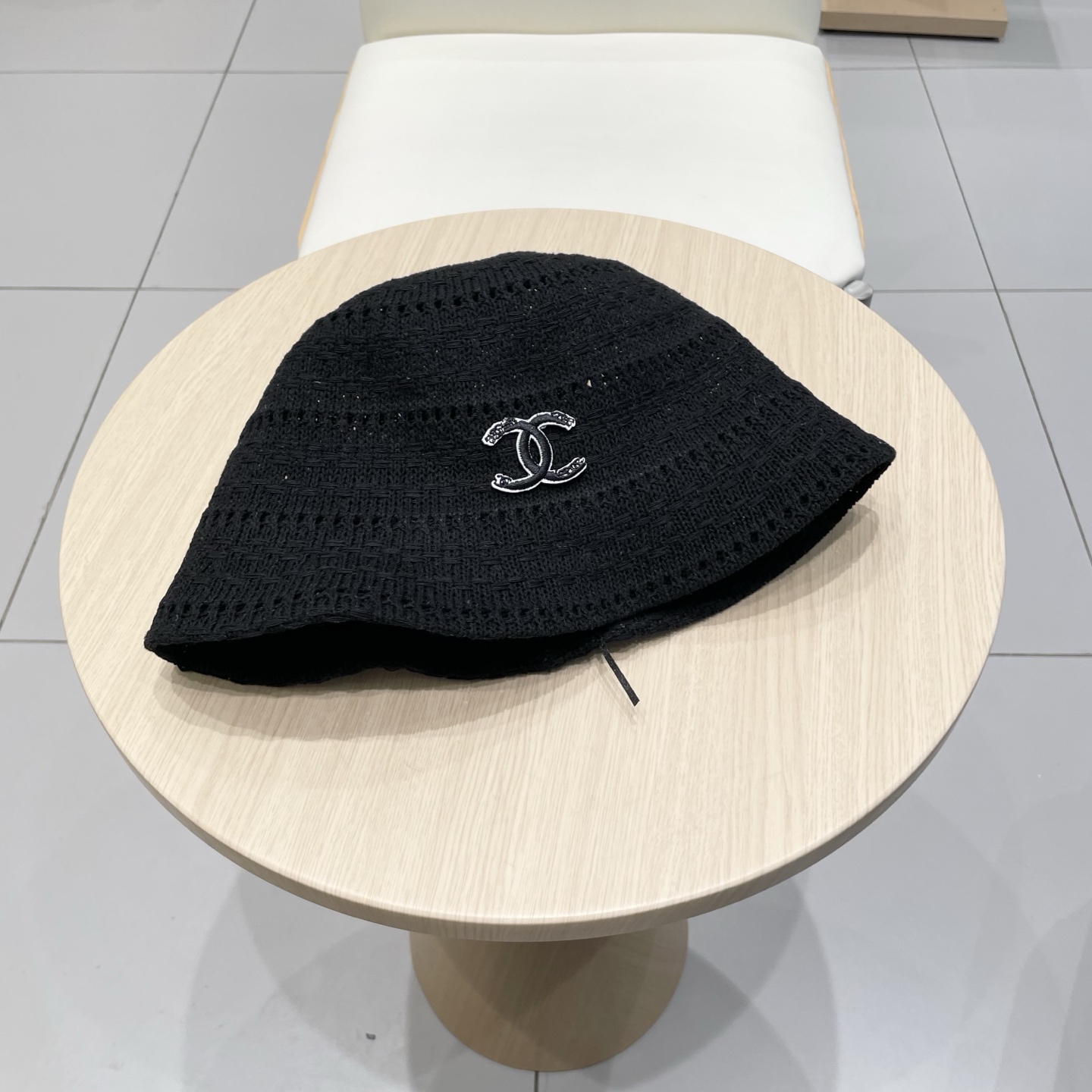 NO:225002,Chanel Chanel hollow letters breathable fisherman hat women summer sun protection knit hat foldable pot hat outdoor sun hat straw hat fisherman hat baseball hat knit hat, hat, chanel, chanel, espadrilles, hats19860909Chanel香奈儿镂空字母透气渔夫帽子女夏季防晒针织帽可折叠盆帽户外遮阳帽帽子草帽渔夫帽棒球帽针织帽,帽子,chanel,chanel,espadrilles,hats,hat