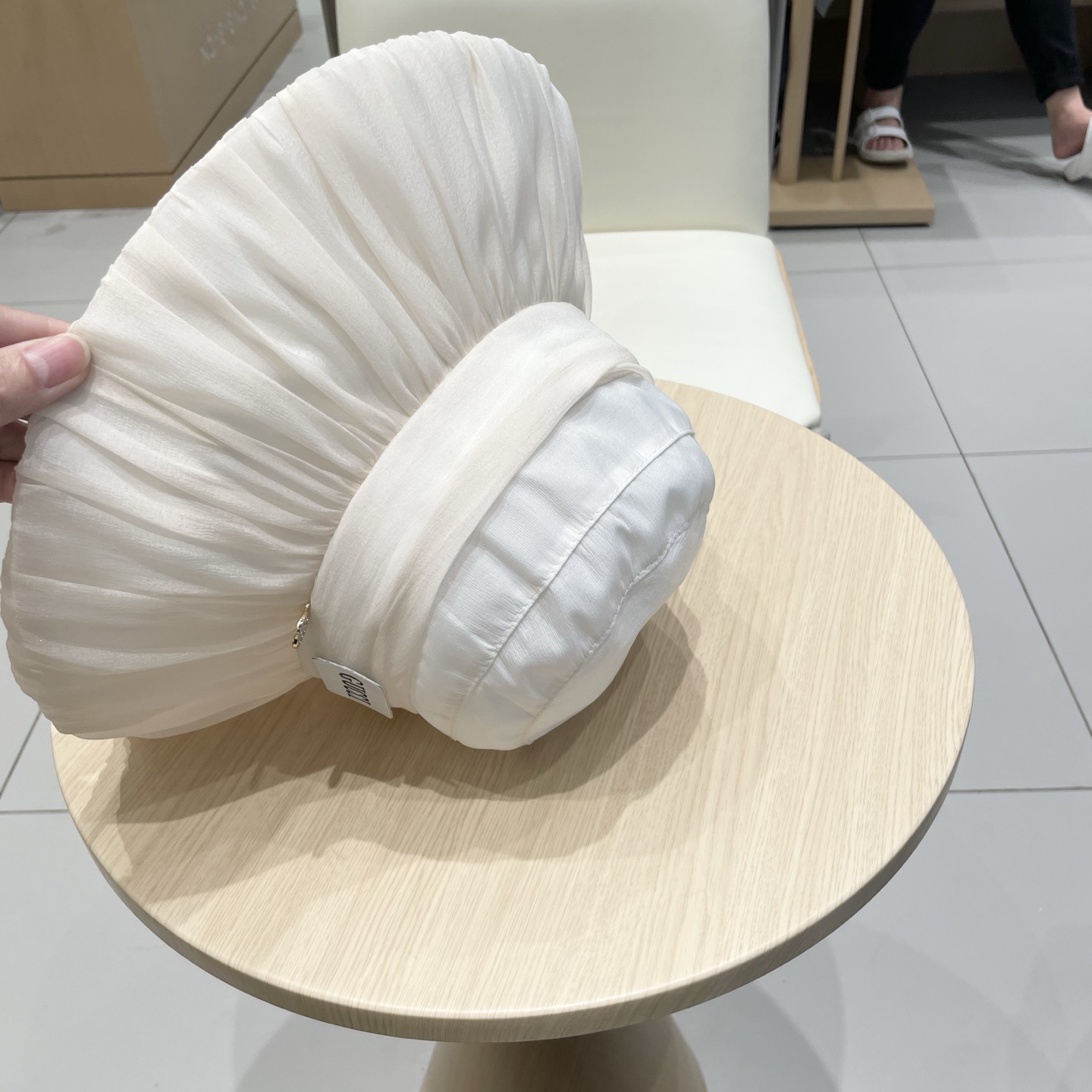  GUCCI古奇2025时尚气质优雅网纱遮阳帽女春夏出游仙女帽盆帽防晒遮阳太阳帽