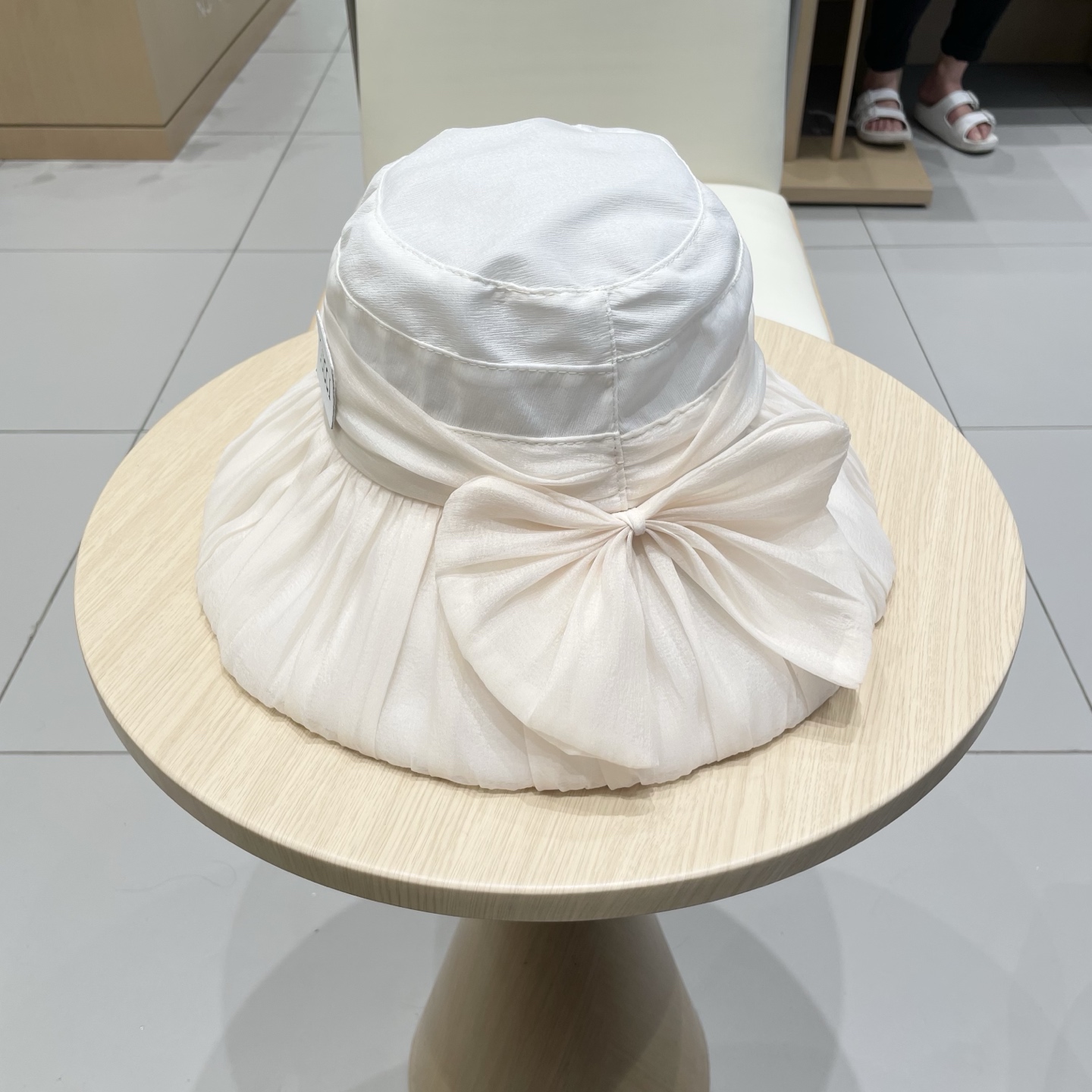  GUCCI古奇2025时尚气质优雅网纱遮阳帽女春夏出游仙女帽盆帽防晒遮阳太阳帽