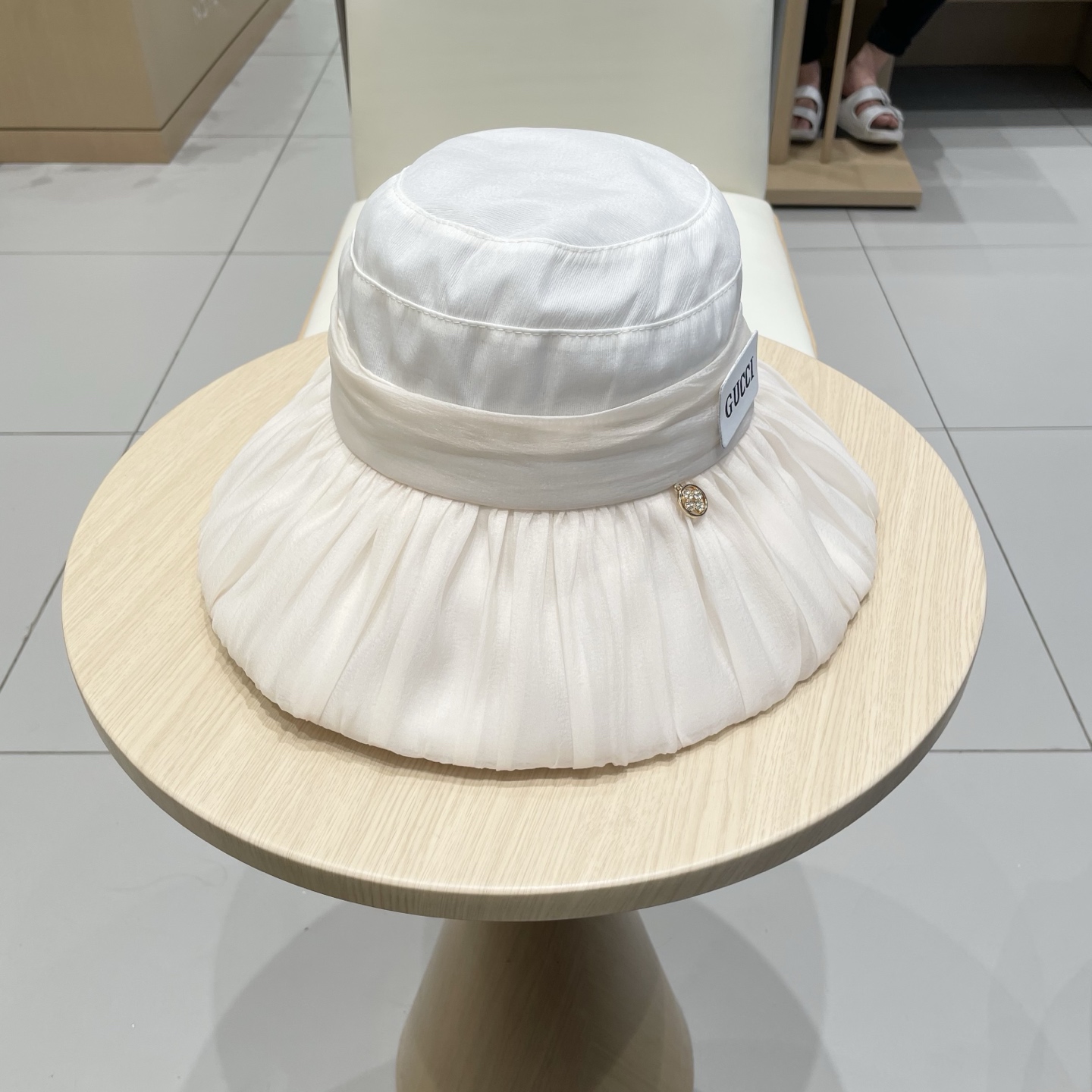  GUCCI古奇2025时尚气质优雅网纱遮阳帽女春夏出游仙女帽盆帽防晒遮阳太阳帽