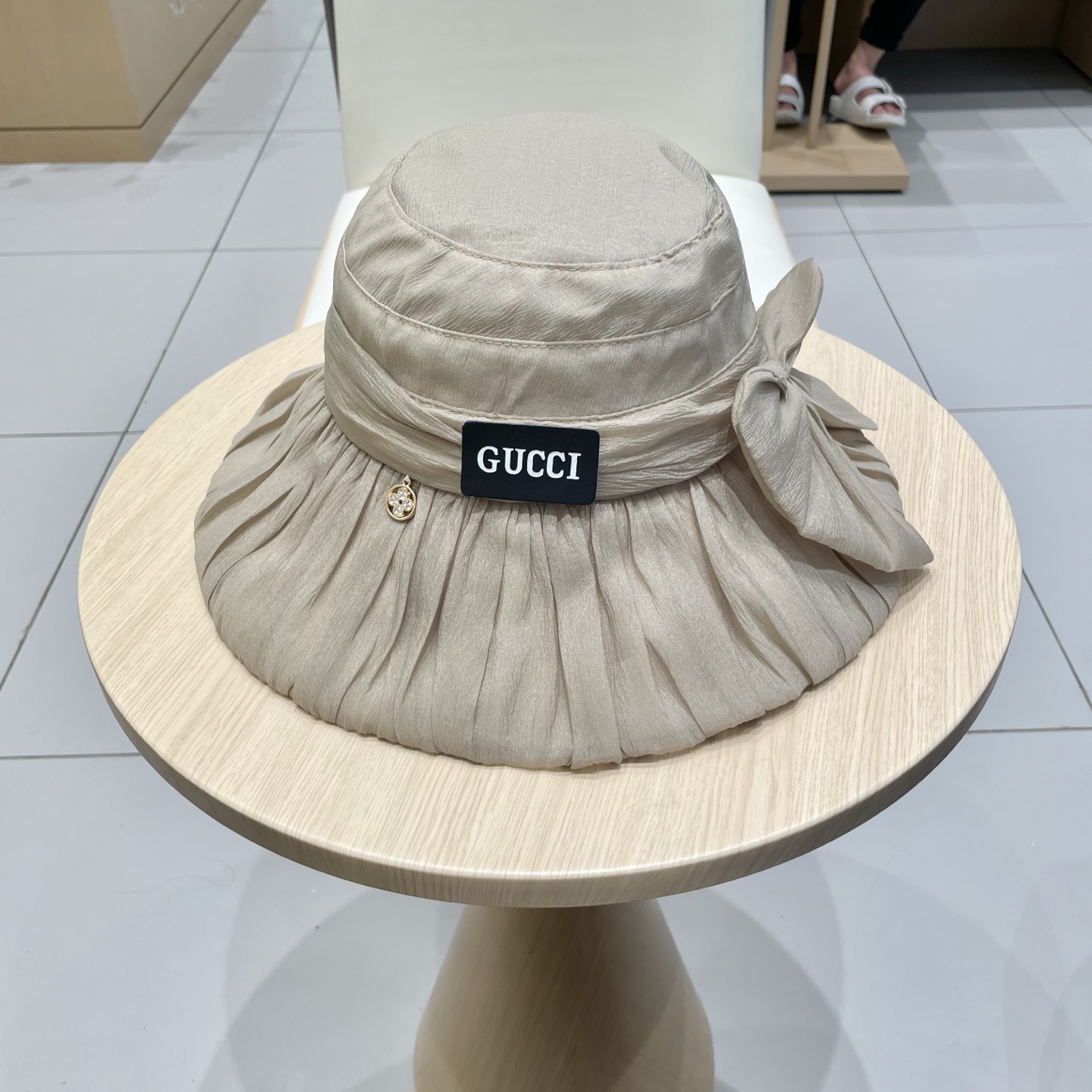 NO:225006,GUCCI Gucci 2025 Fashion Elegant Mesh Sun Hat Women Spring and Summer Travel Fairy Hat Basin Hat Sun Protection Sun Hat Straw Hat Fisherman Hat Baseball Hat Knitted Hats, Hats, Gucci, espadrilles, Hats19860909GUCCI古奇2025时尚气质优雅网纱遮阳帽女春夏出游仙女帽盆帽防晒遮阳太阳帽帽子草帽渔夫帽棒球帽针织帽,帽子,gucci,espadrilles,hats,hat