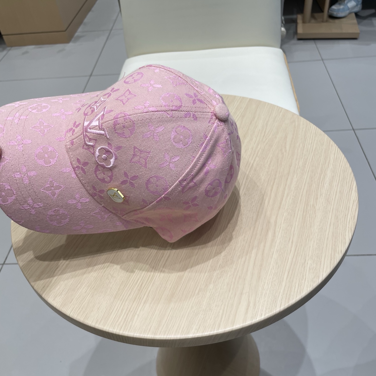  LV路易威登高版本专柜爆款棒球帽  老字花♥️高端大气，百搭款🤗男女通用！