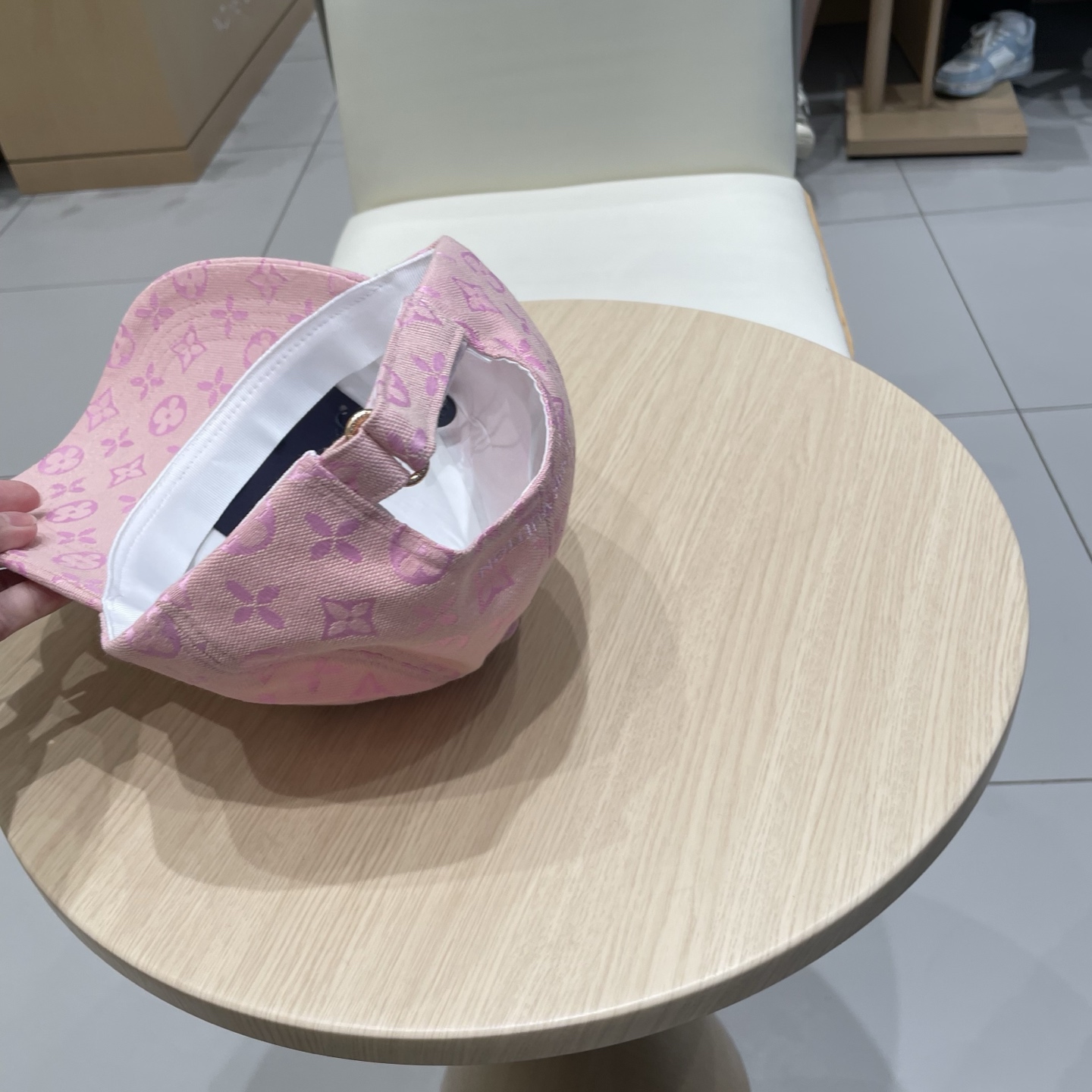  LV路易威登高版本专柜爆款棒球帽  老字花♥️高端大气，百搭款🤗男女通用！