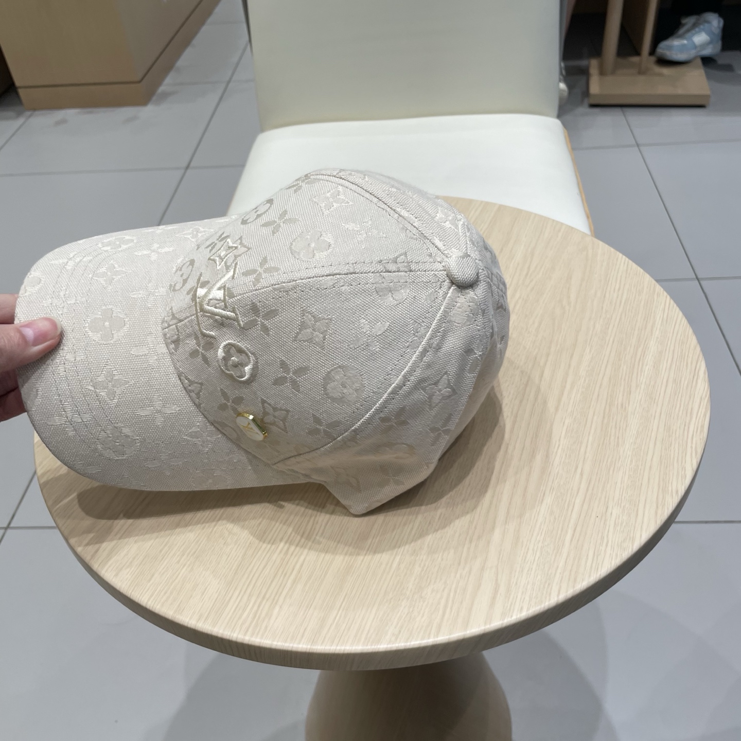  LV路易威登高版本专柜爆款棒球帽  老字花♥️高端大气，百搭款🤗男女通用！