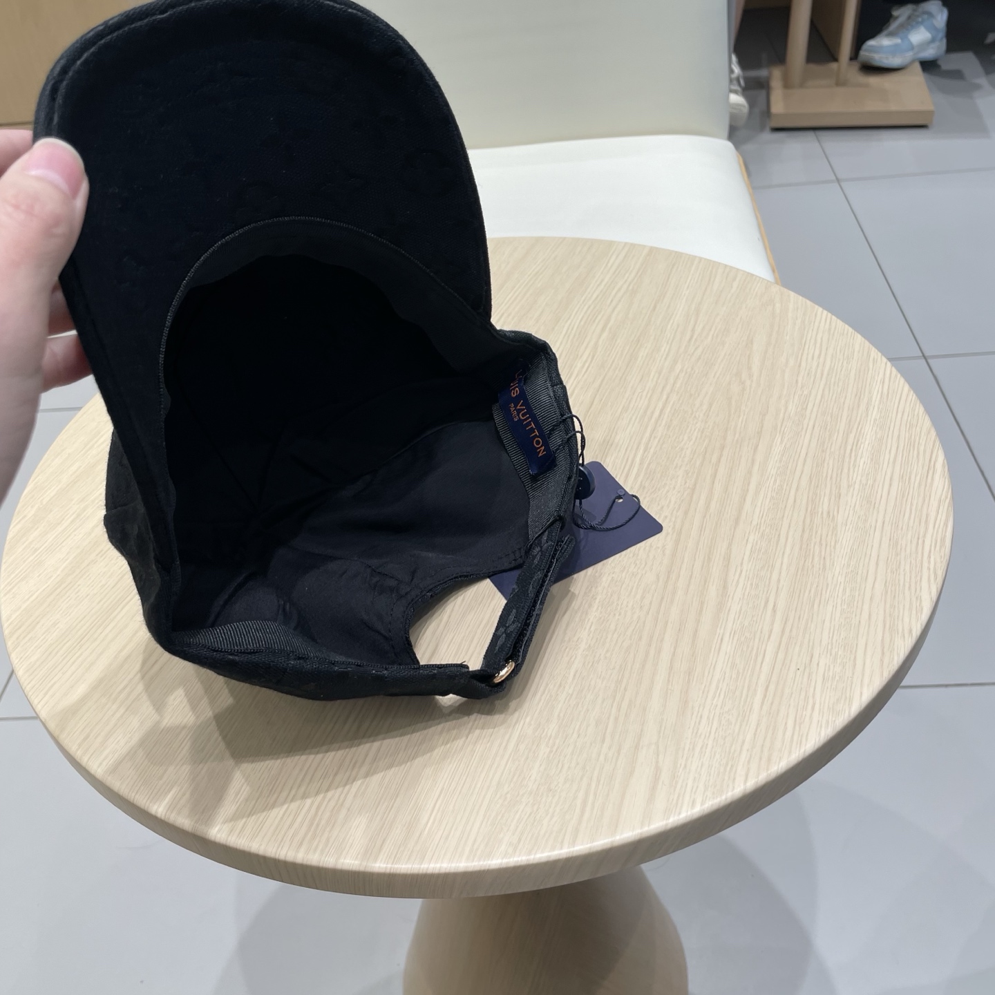  LV路易威登高版本专柜爆款棒球帽  老字花♥️高端大气，百搭款🤗男女通用！