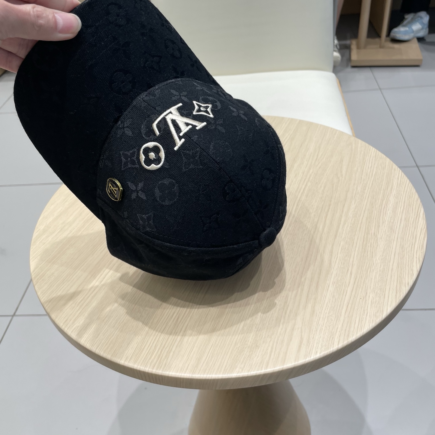  LV路易威登高版本专柜爆款棒球帽  老字花♥️高端大气，百搭款🤗男女通用！