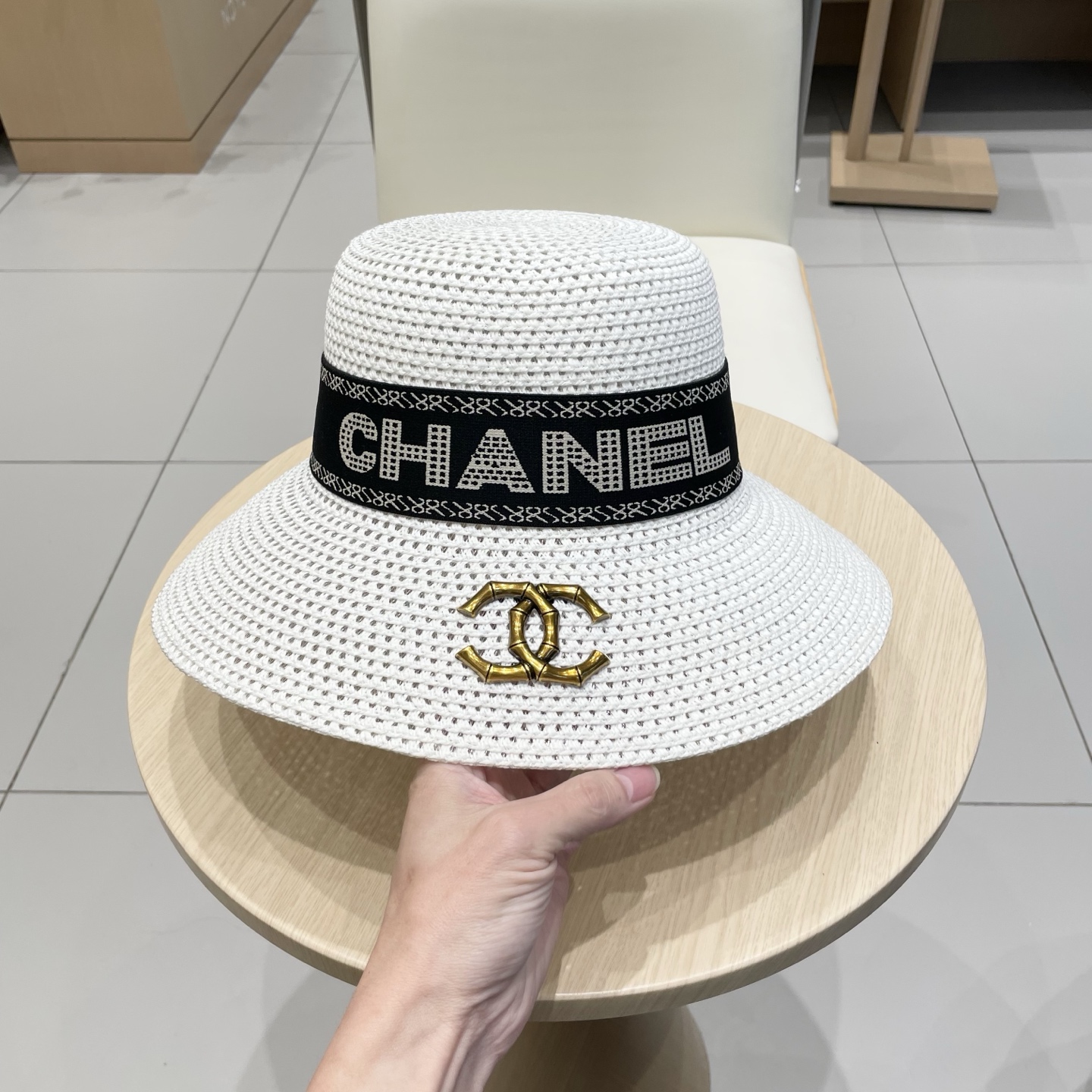  【CHANEL香奈儿】2025新款小香风度假风盆帽草帽，出街旅行单品