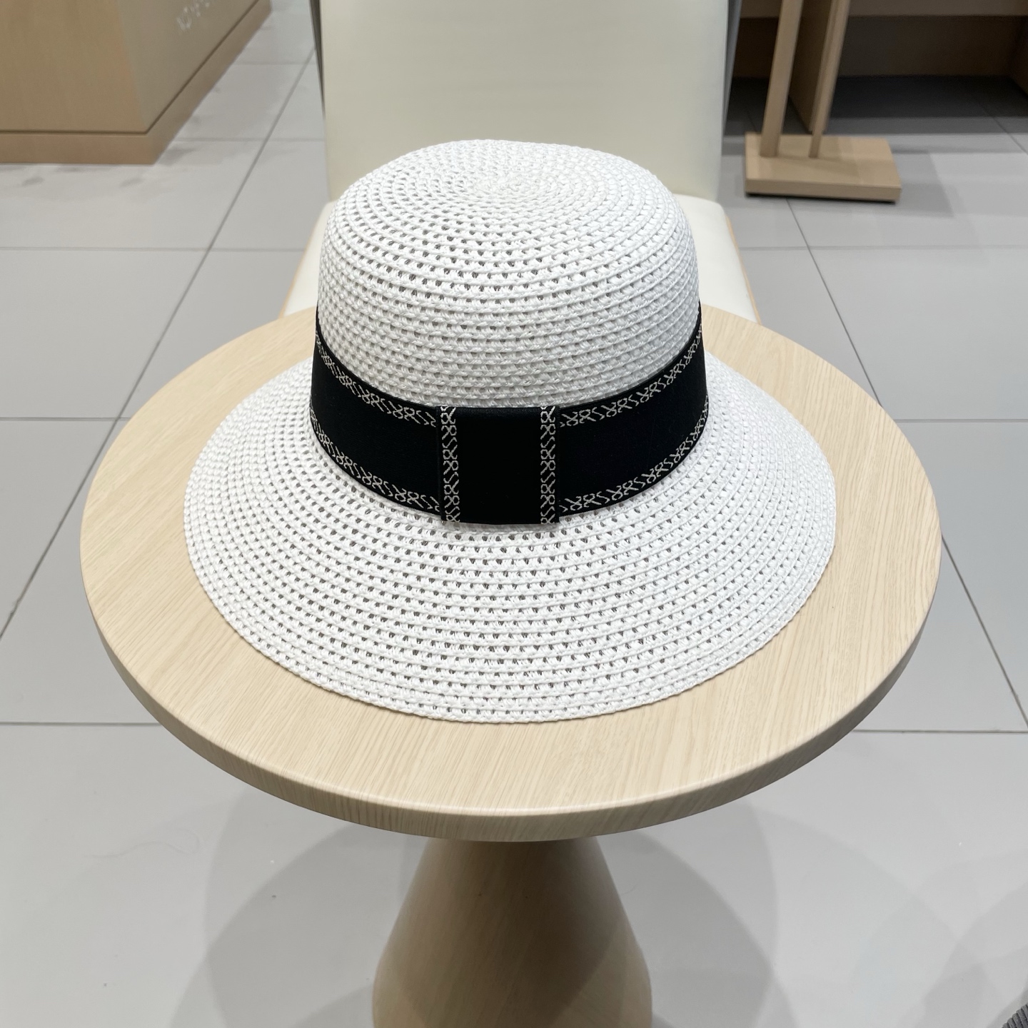  【CHANEL香奈儿】2025新款小香风度假风盆帽草帽，出街旅行单品