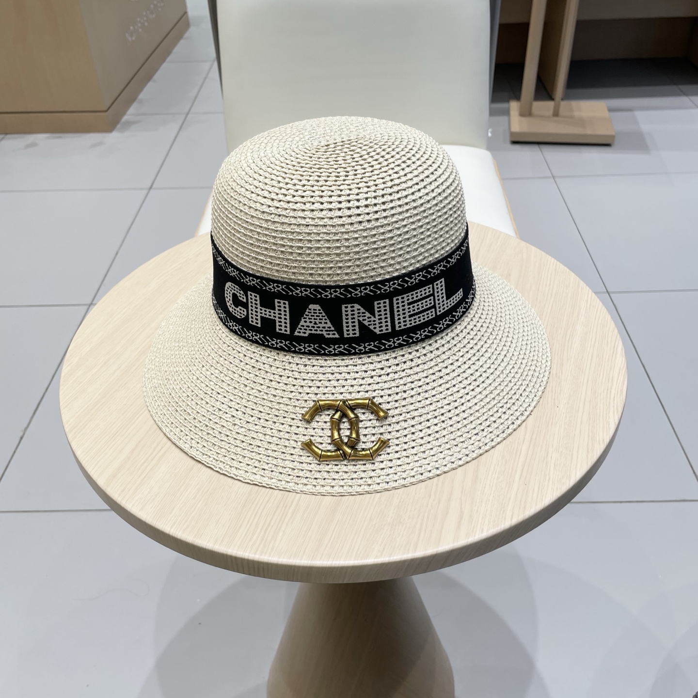  【CHANEL香奈儿】2025新款小香风度假风盆帽草帽，出街旅行单品