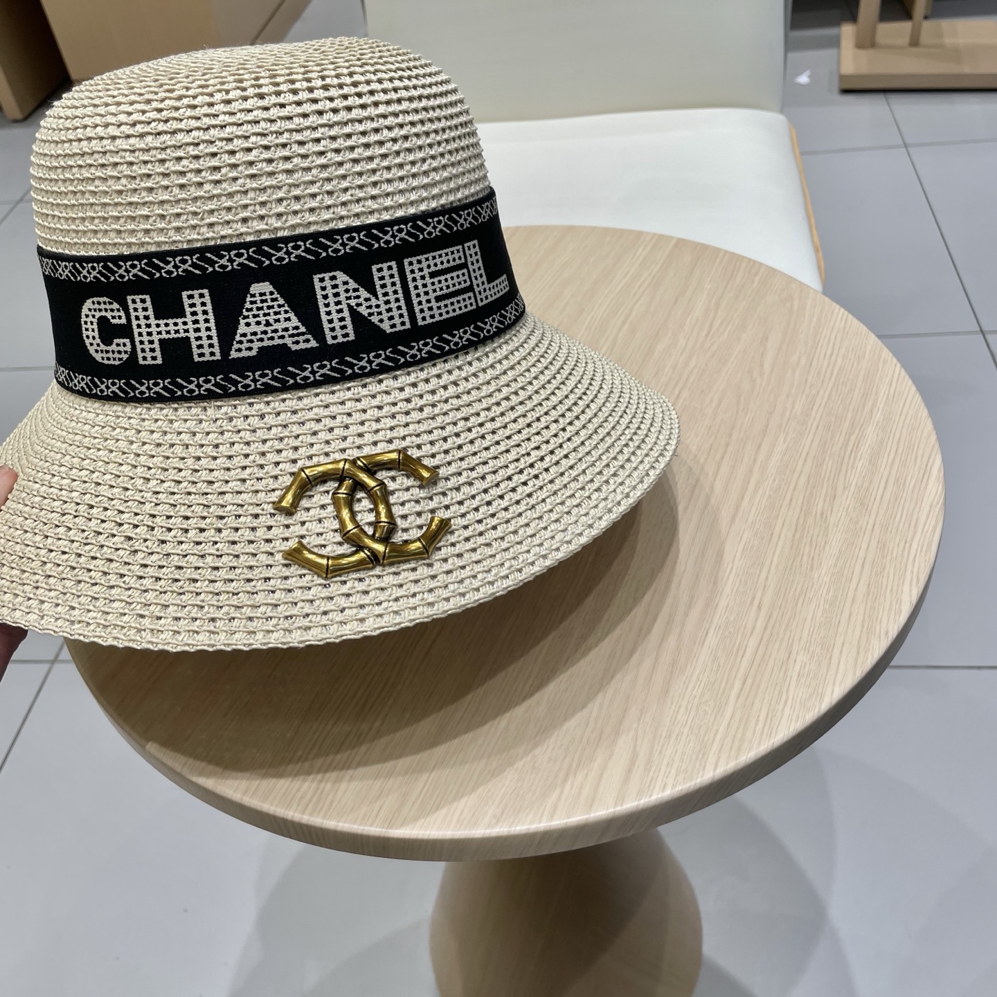  【CHANEL香奈儿】2025新款小香风度假风盆帽草帽，出街旅行单品