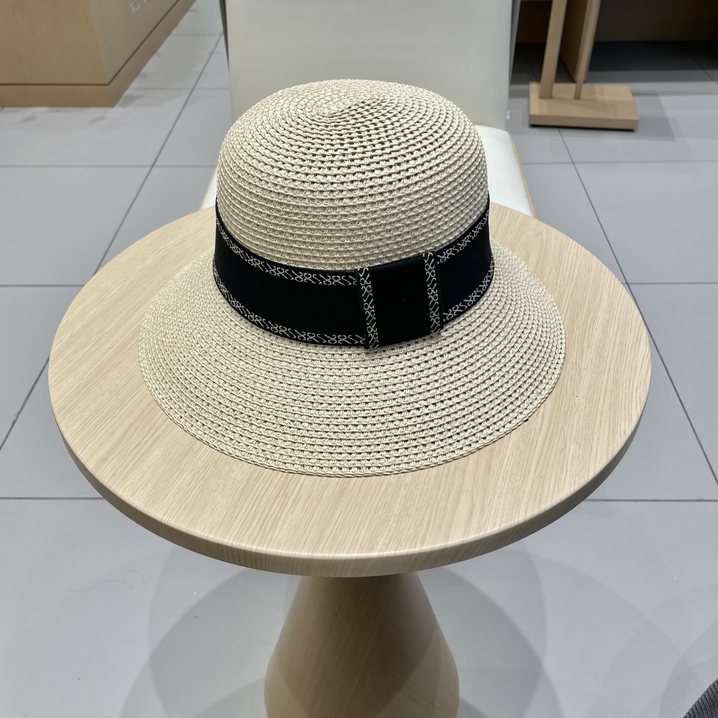  【CHANEL香奈儿】2025新款小香风度假风盆帽草帽，出街旅行单品