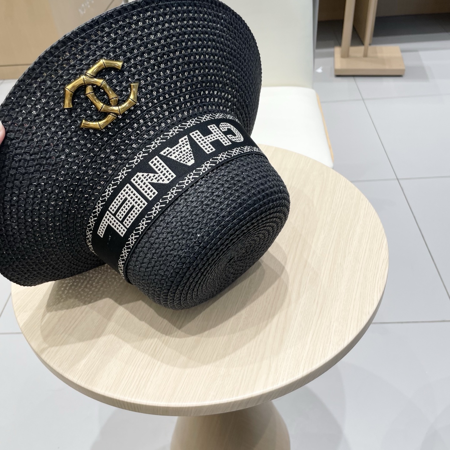  【CHANEL香奈儿】2025新款小香风度假风盆帽草帽，出街旅行单品