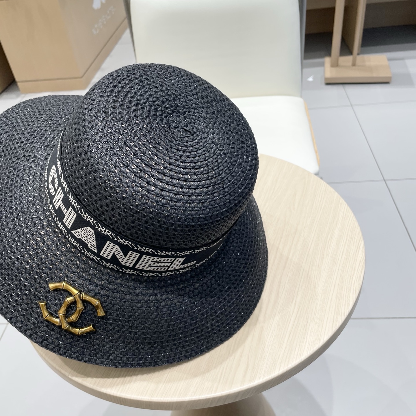  【CHANEL香奈儿】2025新款小香风度假风盆帽草帽，出街旅行单品