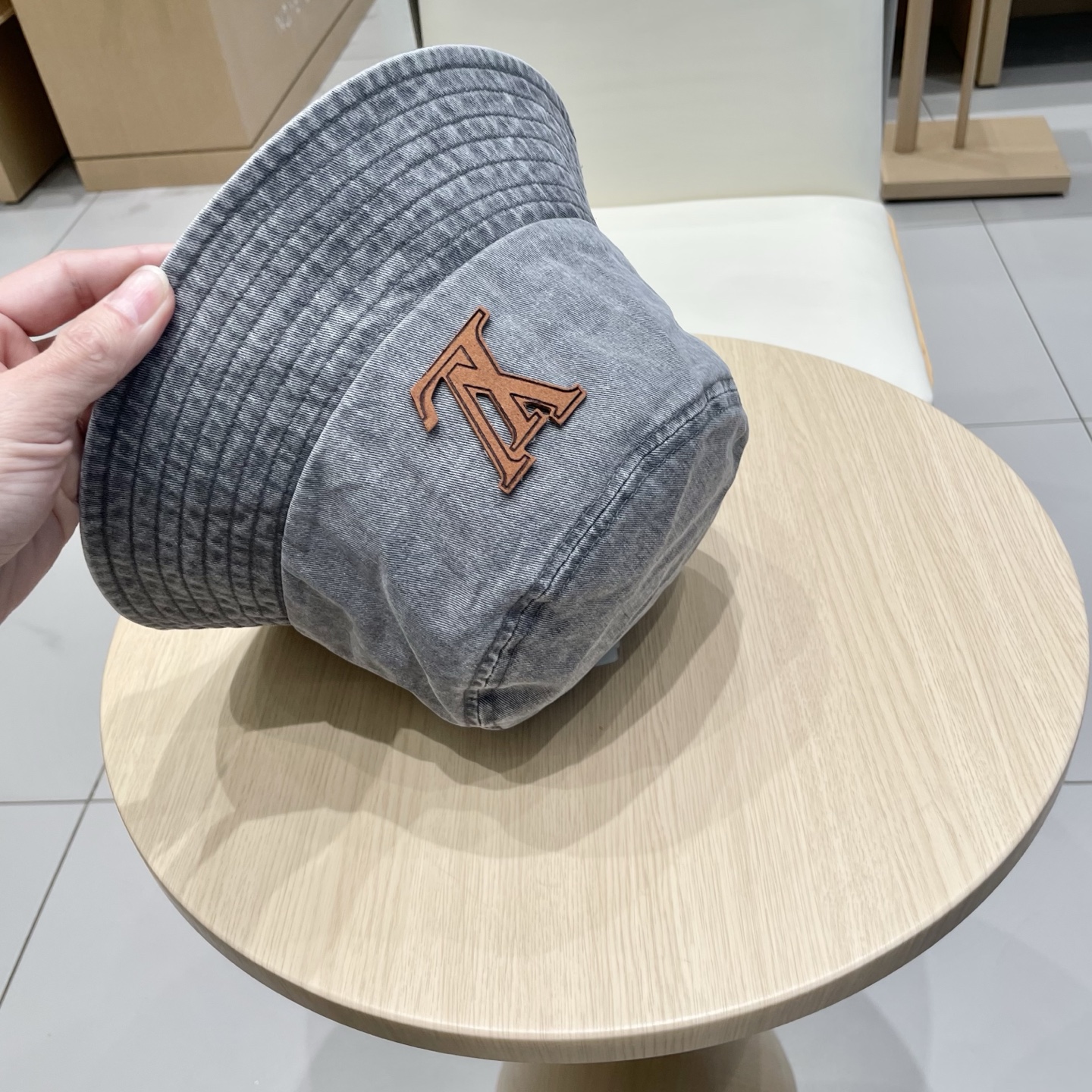 【LV路易威登】2025新款牛仔男女款简约渔夫帽，🔆百搭日常款～出街必备