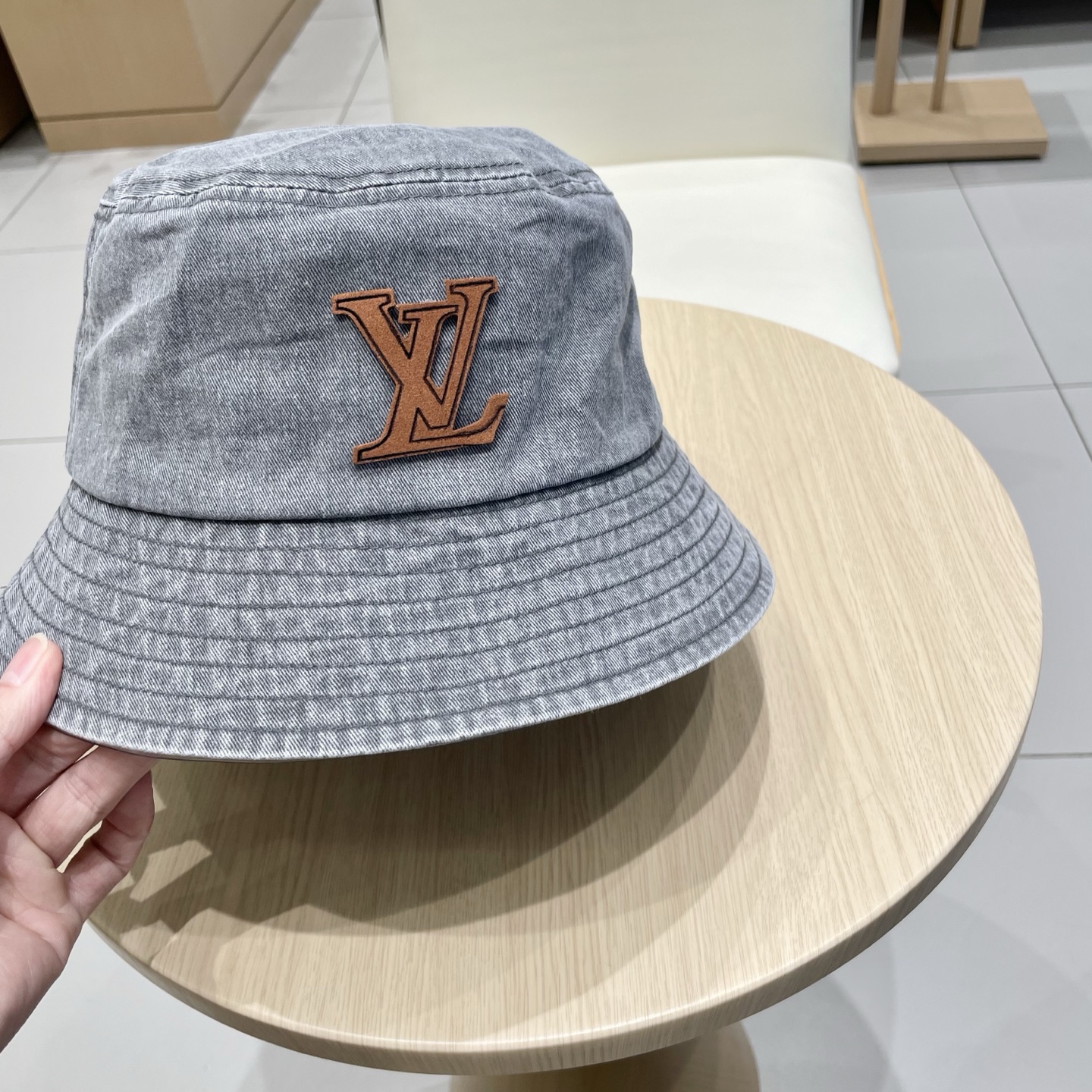 【LV路易威登】2025新款牛仔男女款简约渔夫帽，🔆百搭日常款～出街必备