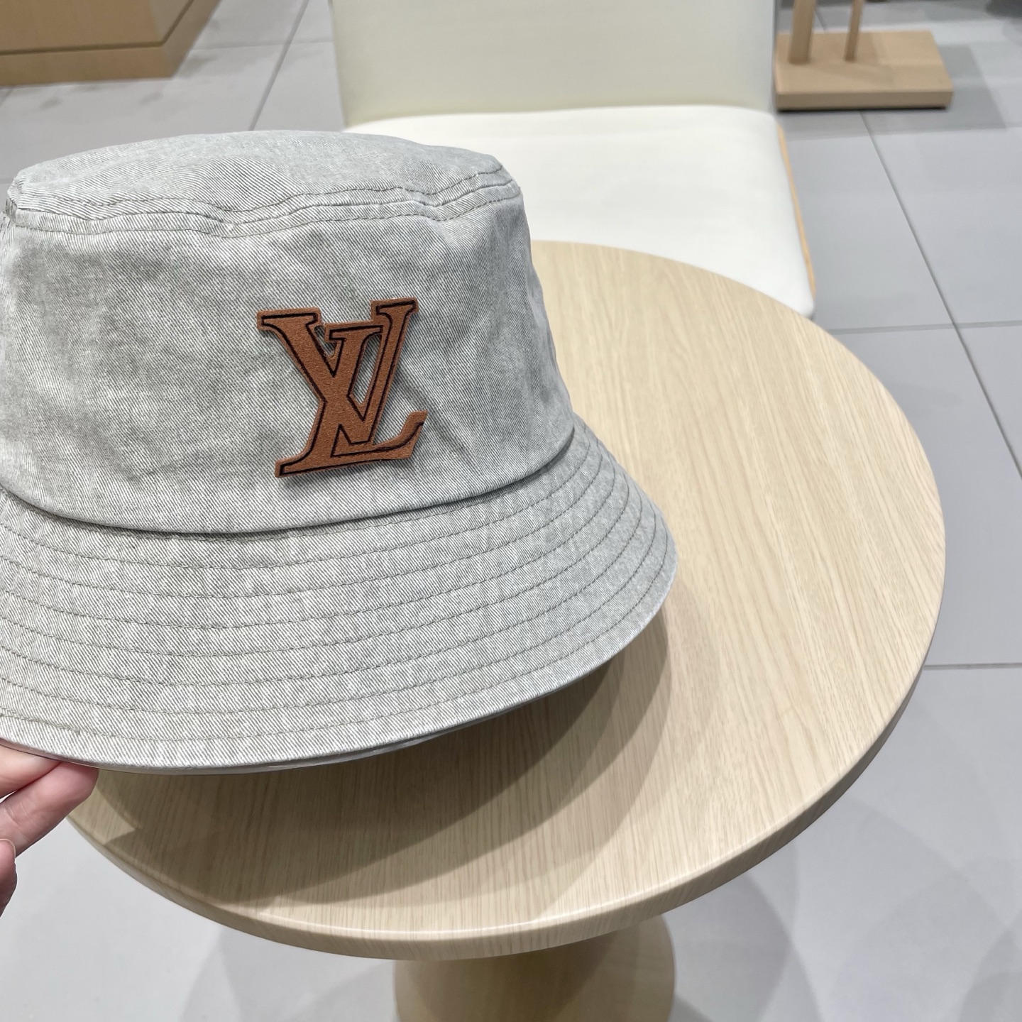 【LV路易威登】2025新款牛仔男女款简约渔夫帽，🔆百搭日常款～出街必备